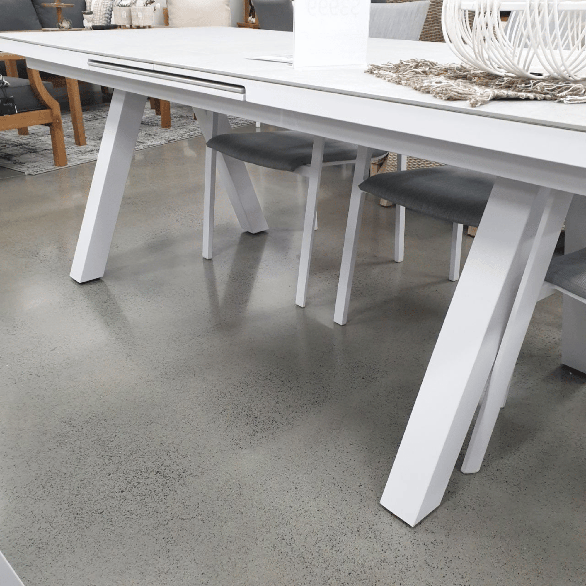 Atlanta Outdoor Extendable Dining Table - White/Cream Stone