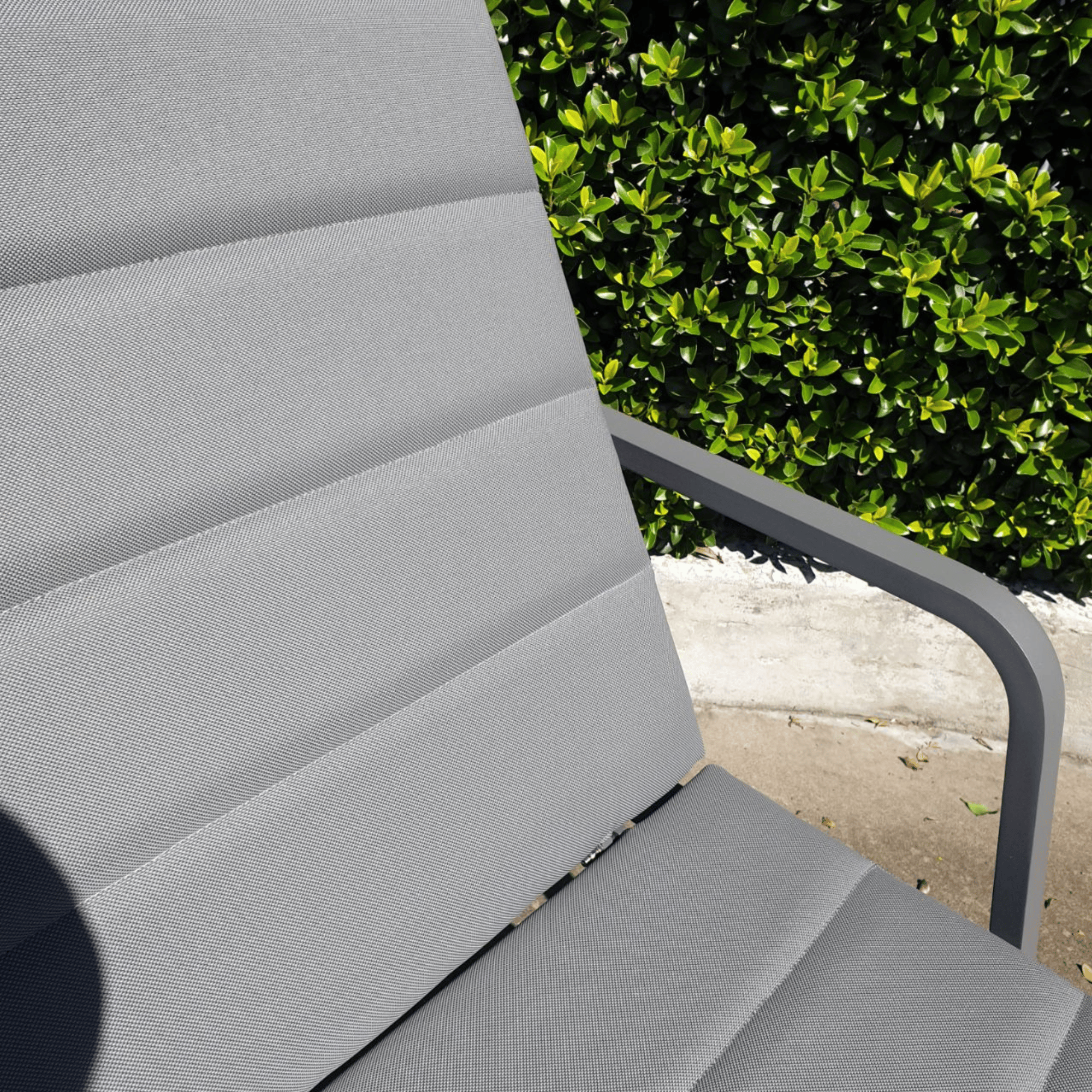 Cassis Outdoor Sunlounge