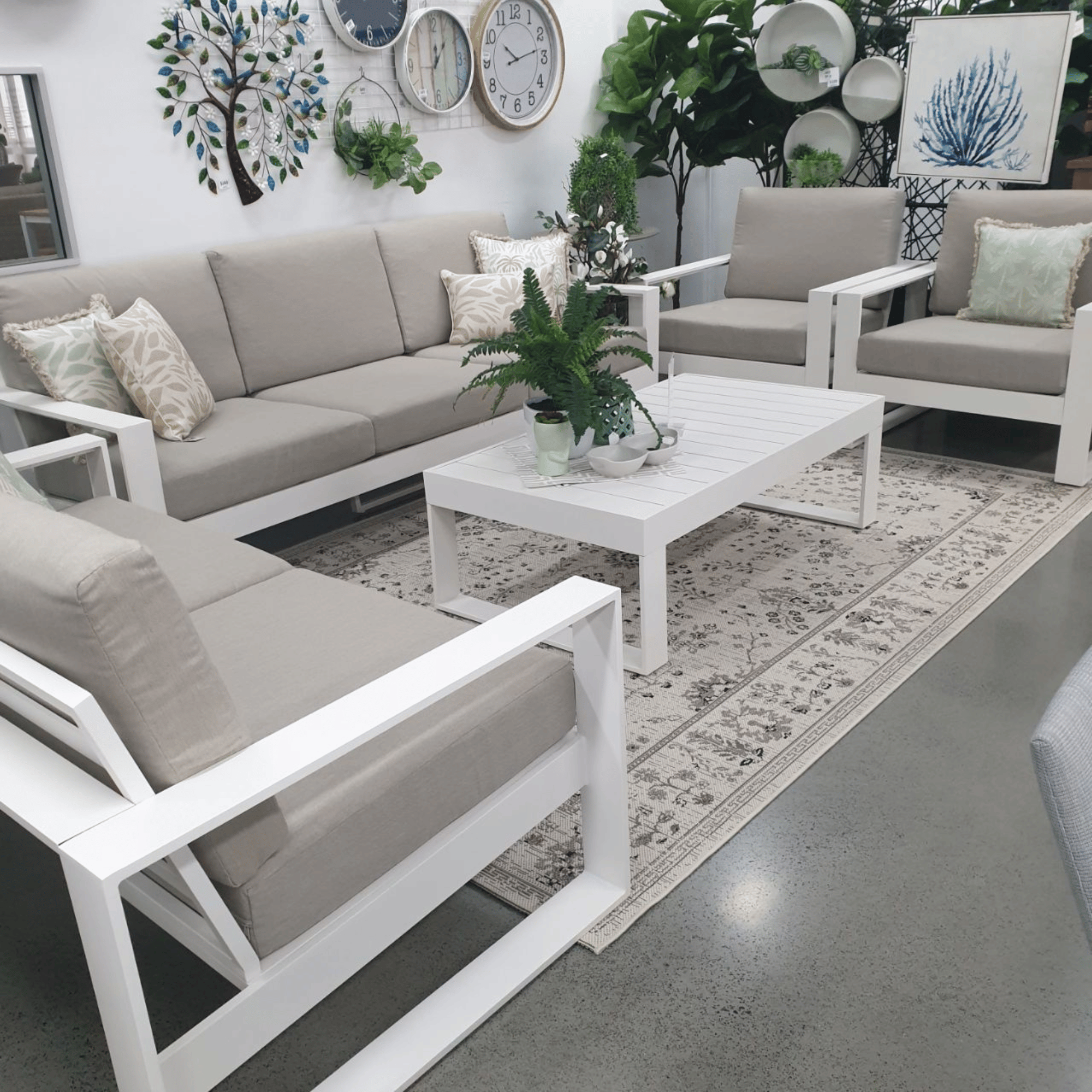 Douglas Lounge White - 5 piece outdoor lounge setting