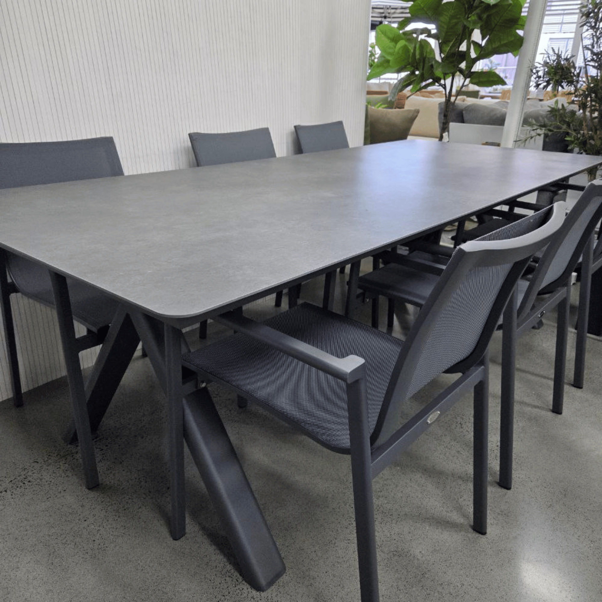 Monterrey and Chic 7 piece Outdoor Dining Setting