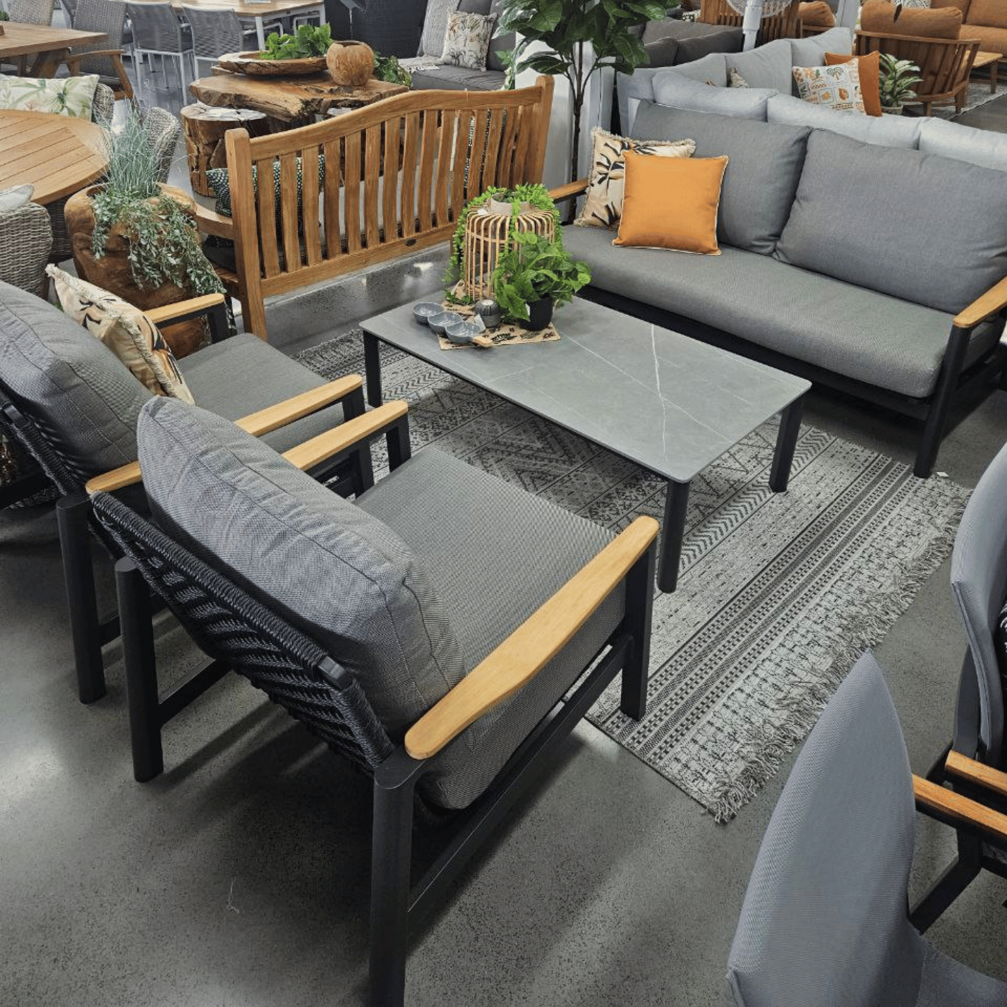 Reyne Charcoal 4-piece Outdoor Lounge Setting
