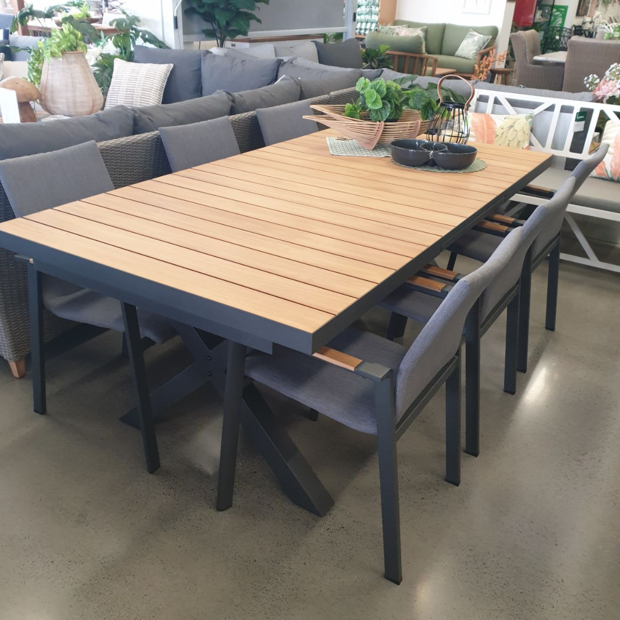 Santiago Teak Extendable Dining Table with Bronte Chairs - 7 Piece Outdoor Setting