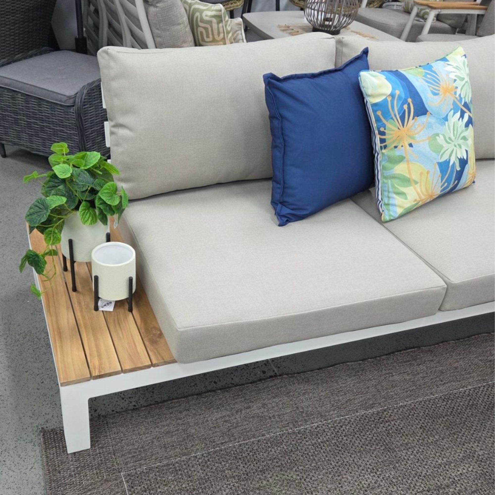 Vita Corner Lounge Setting with 81cm Coffee Table