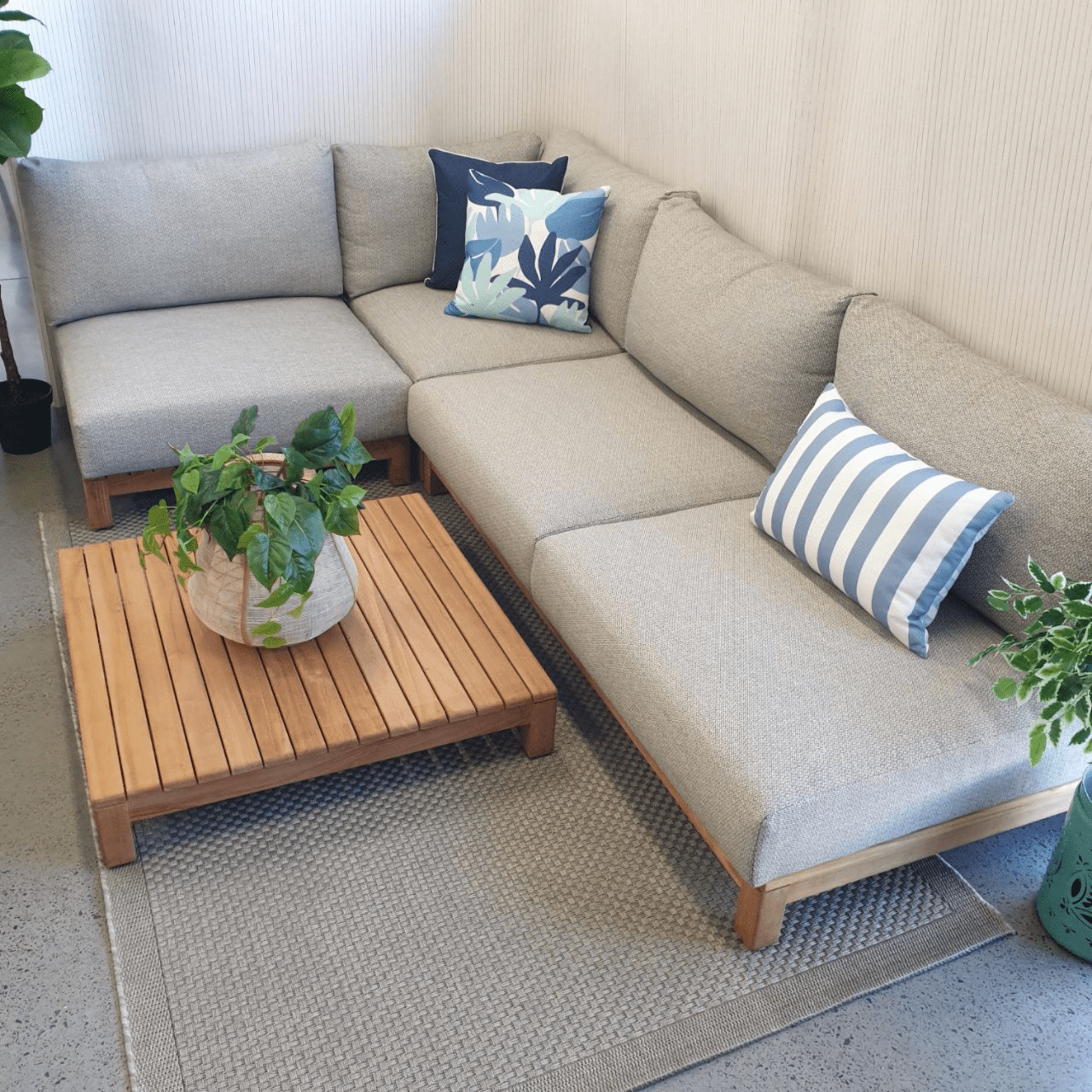 Pierre 4 - piece Corner Outdoor Lounge Setting - Lume Outdoor Living