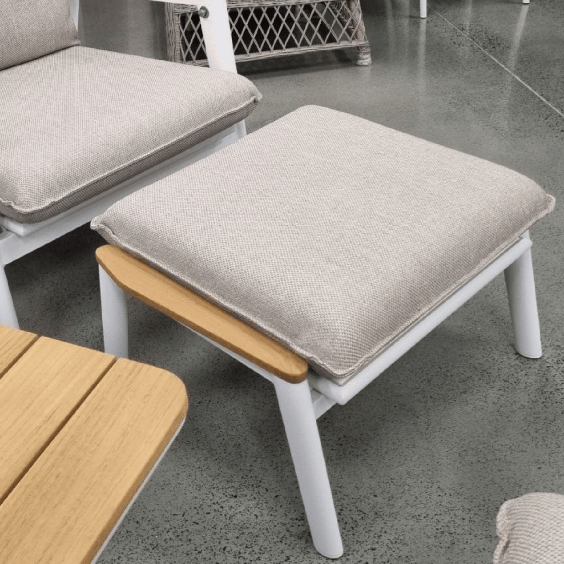 Pinehurst Outdoor Ottoman - Lume Outdoor Living