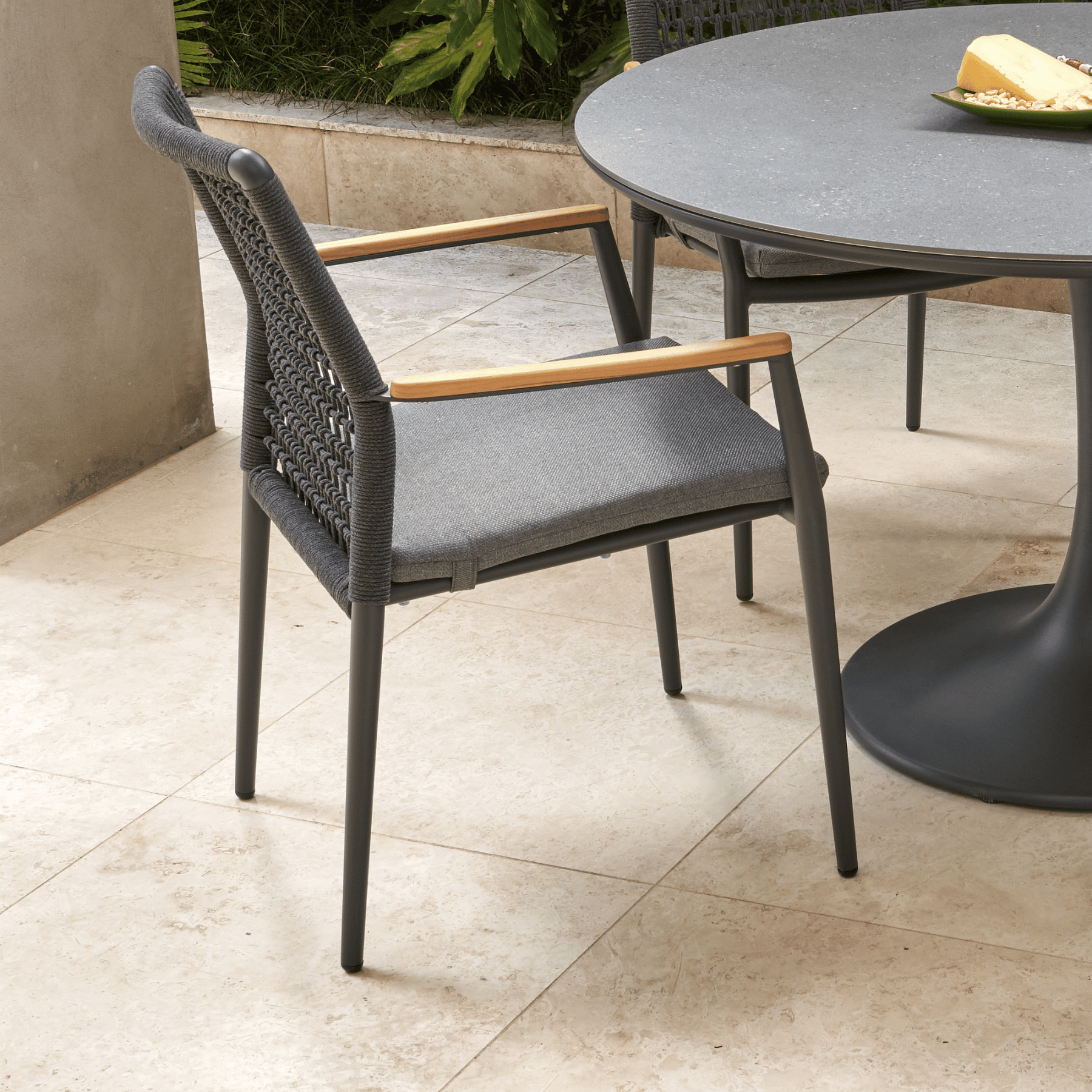 Tulip Round Table with Addis Dining Chairs - 5 piece Outdoor Dining Setting - Lume Outdoor Living