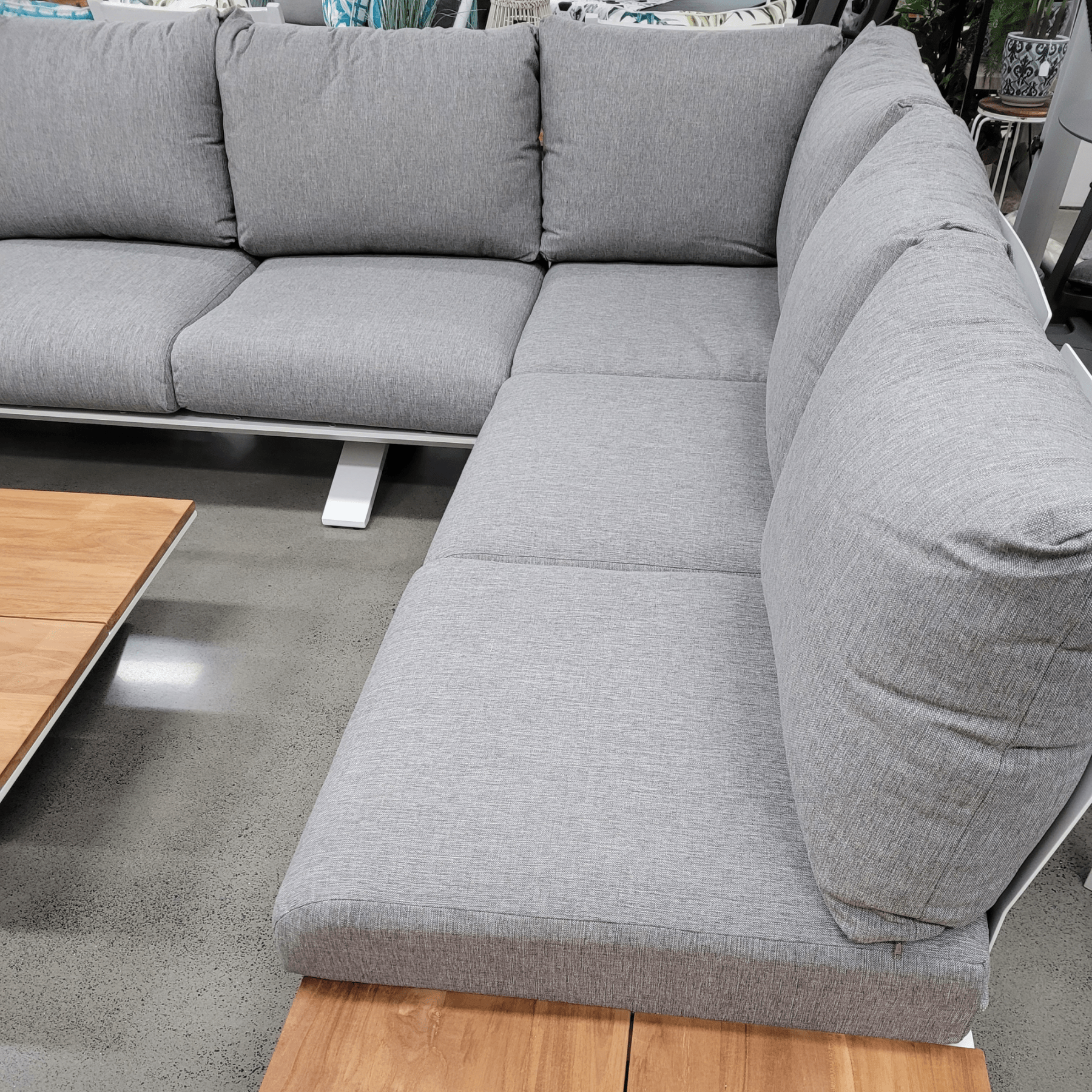 Stockholm 5 - person outdoor corner lounge set - white/southend - Lume Outdoor Living