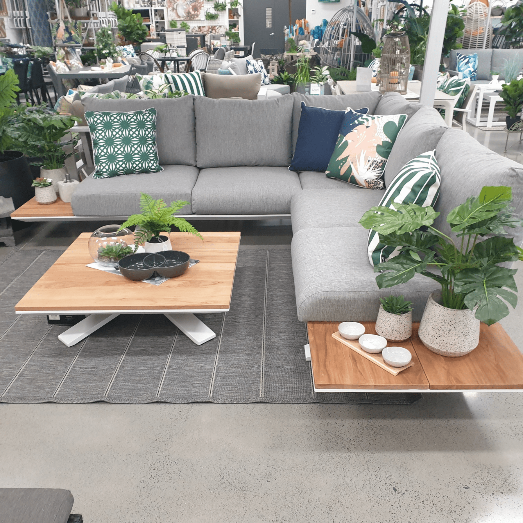 Stockholm 5 - person outdoor corner lounge set - white/southend - Lume Outdoor Living