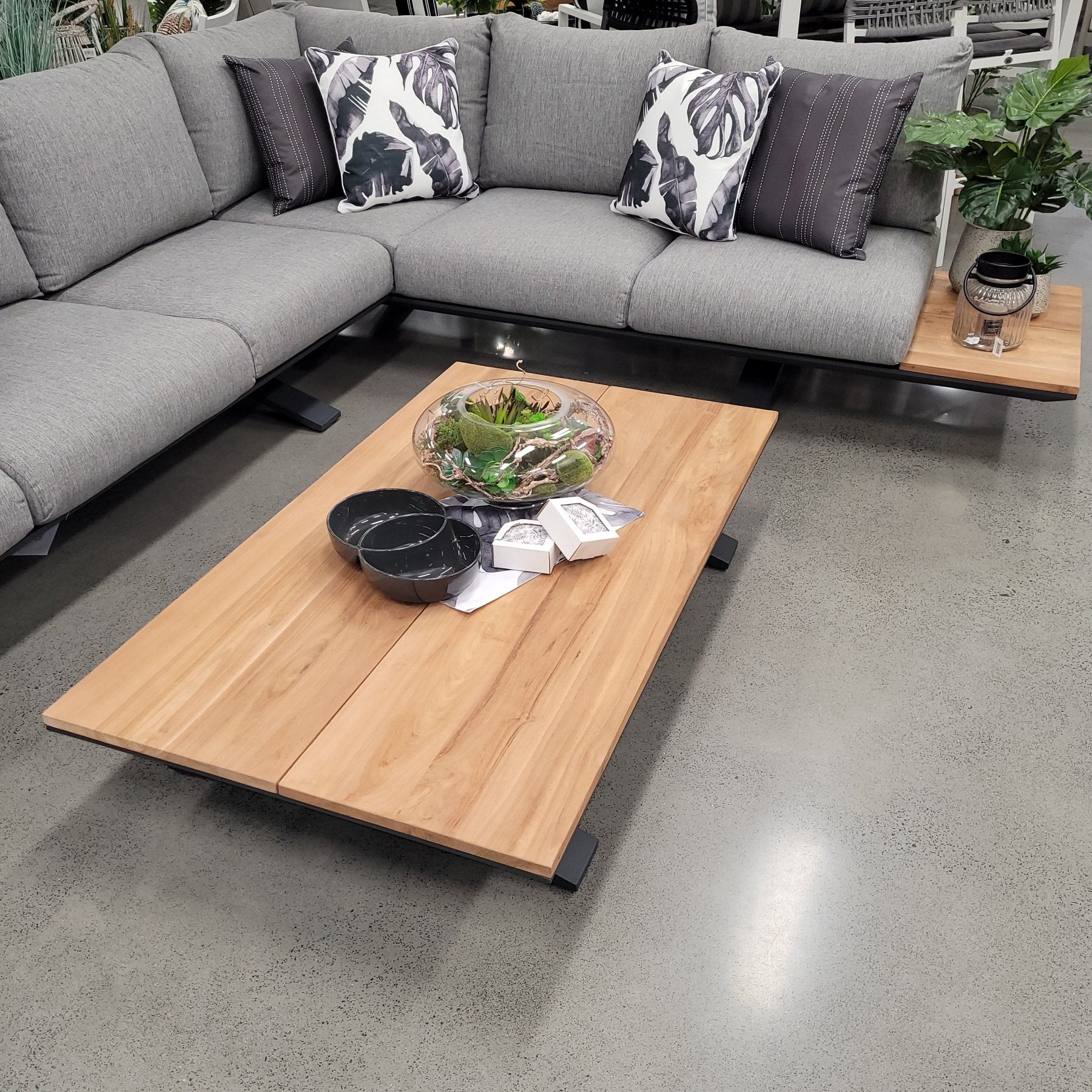 Stockholm 6 - person outdoor corner lounge set - grey - Lume Outdoor Living
