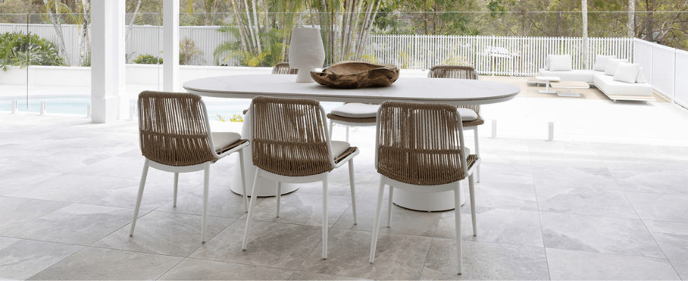 How Much Room Do You Need Around an Outdoor Dining Table? - Lume Outdoor Living