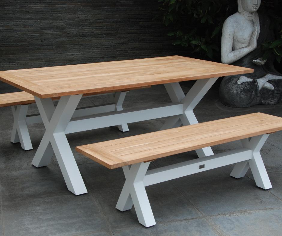 Outdoor Bench Dining Options