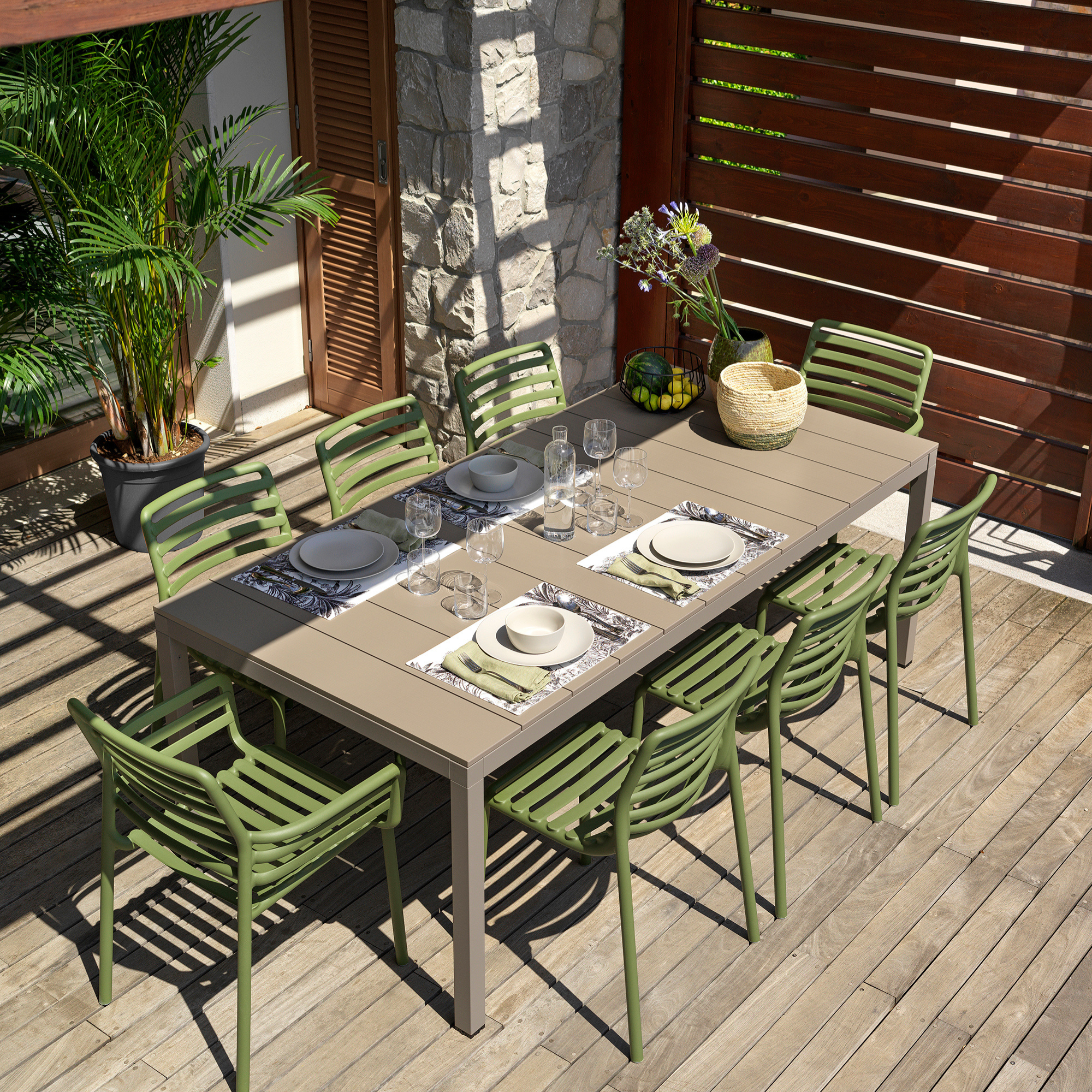 Extendable Outdoor Dining Tables