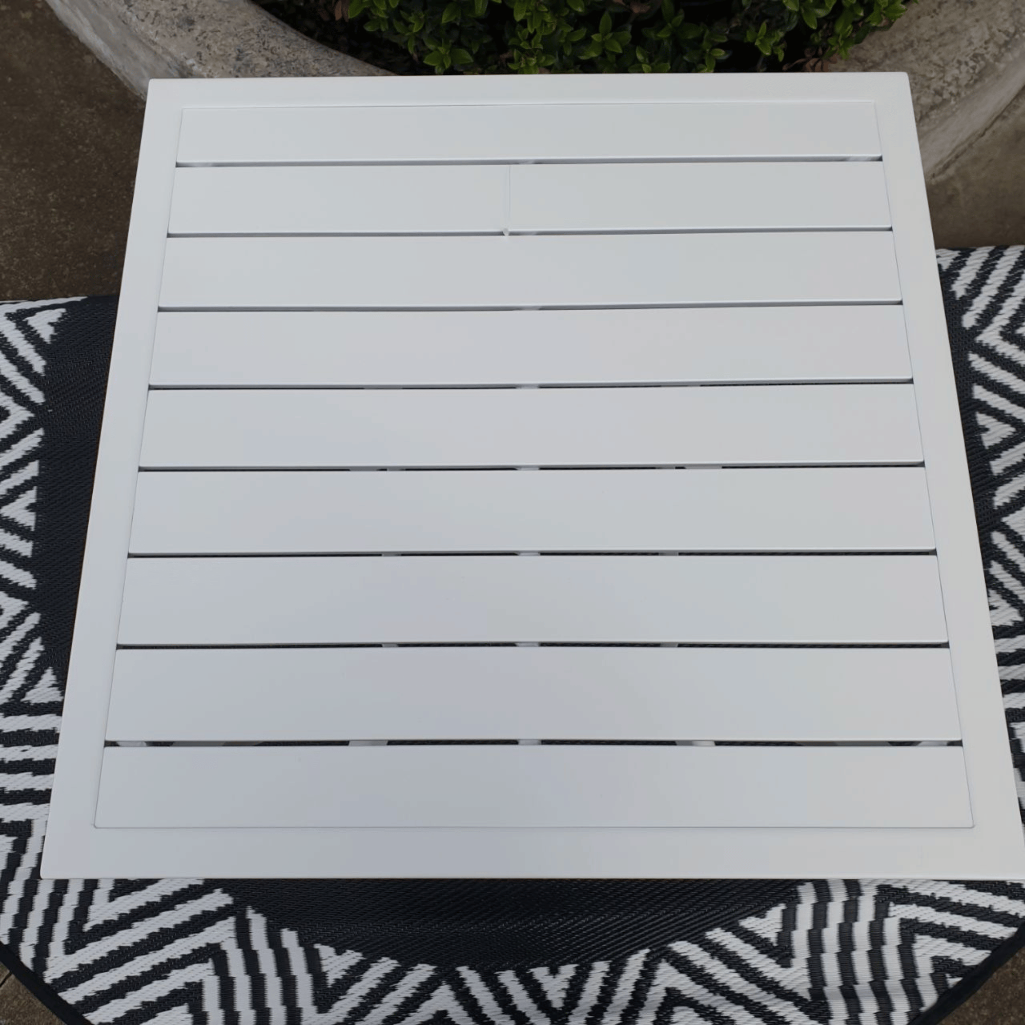 Daffodil Table with Florida Chairs, 3 piece Outdoor Dining Setting