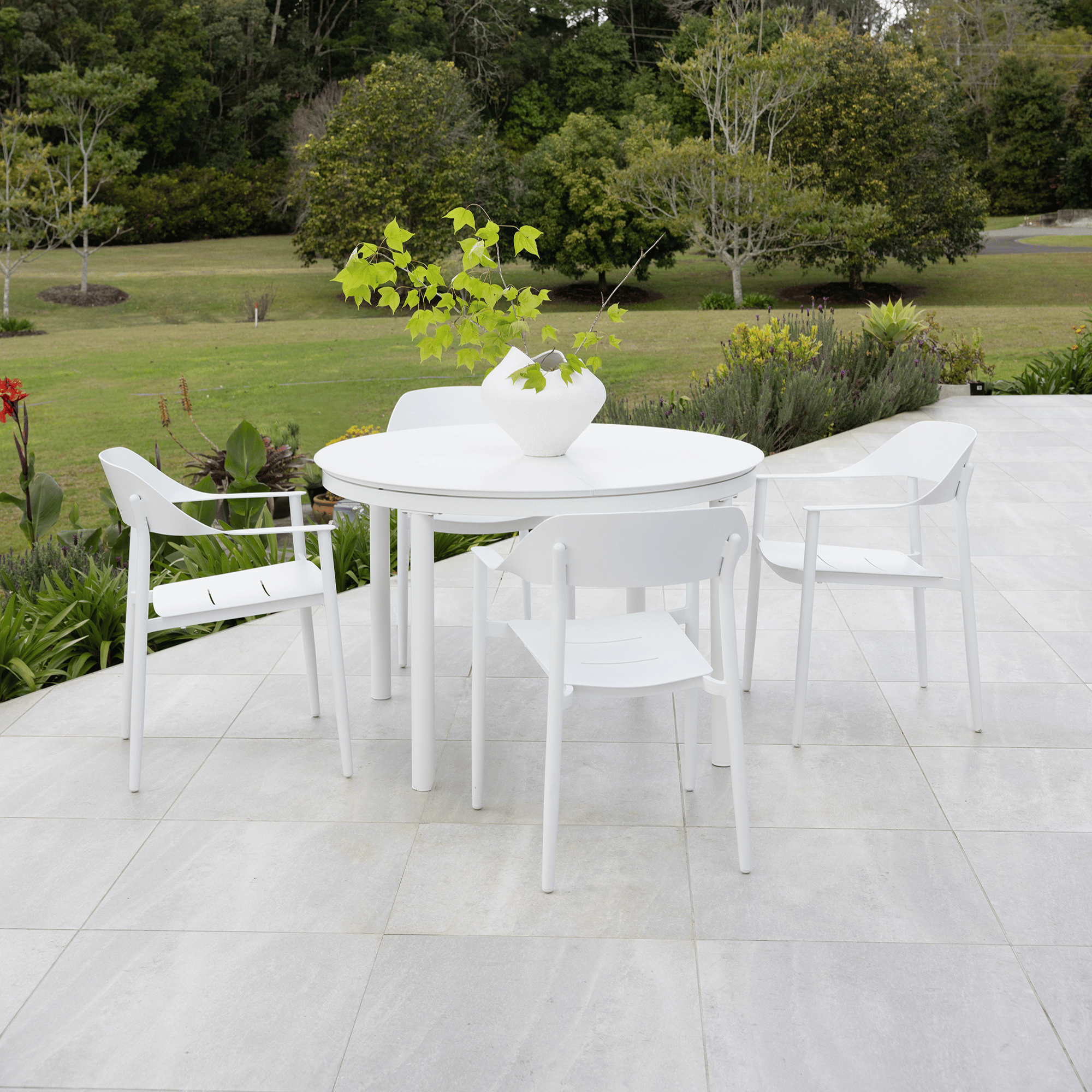 Globe 120cm Round - 170cm Oval Extendable Dining Table - White