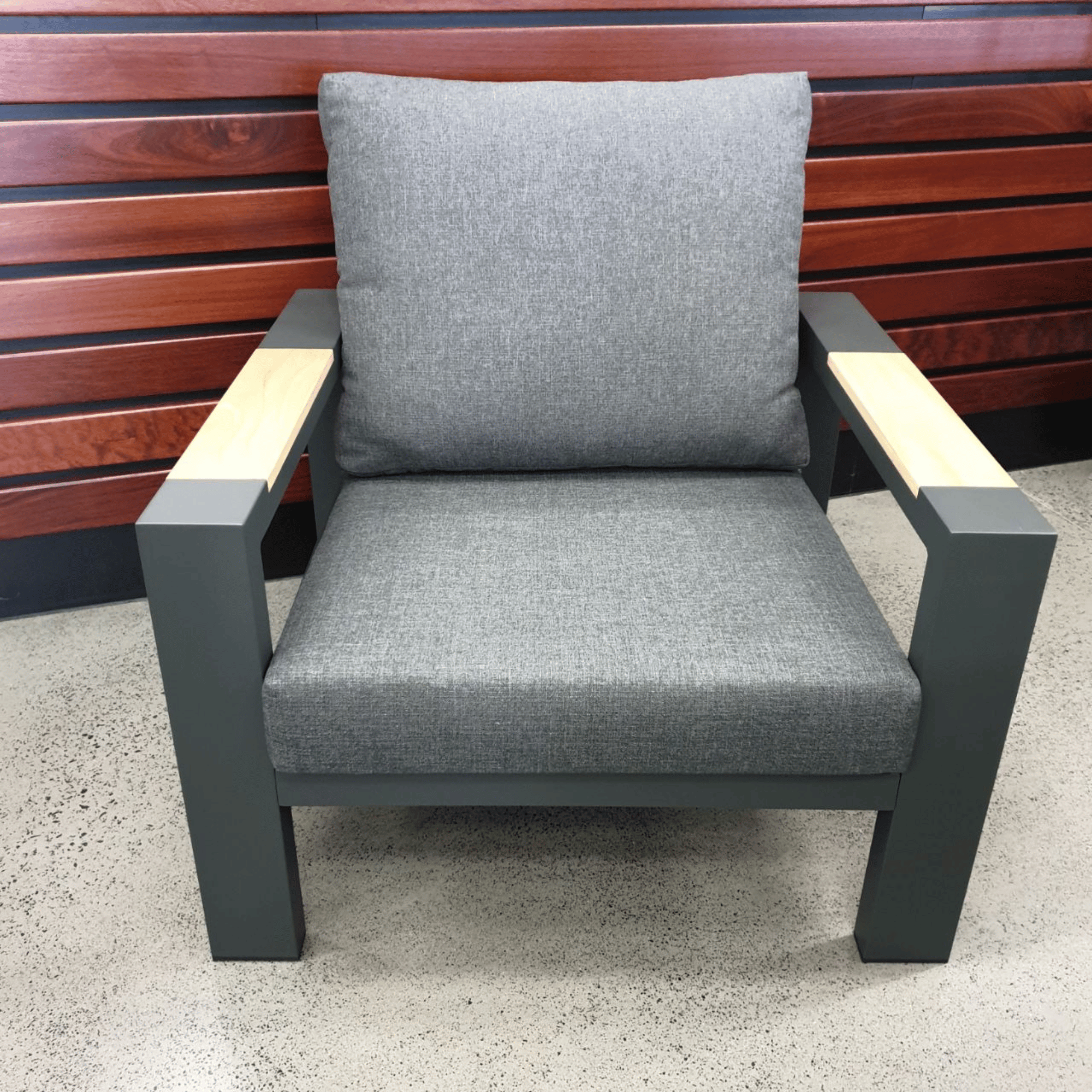 Aspen single lounge chair