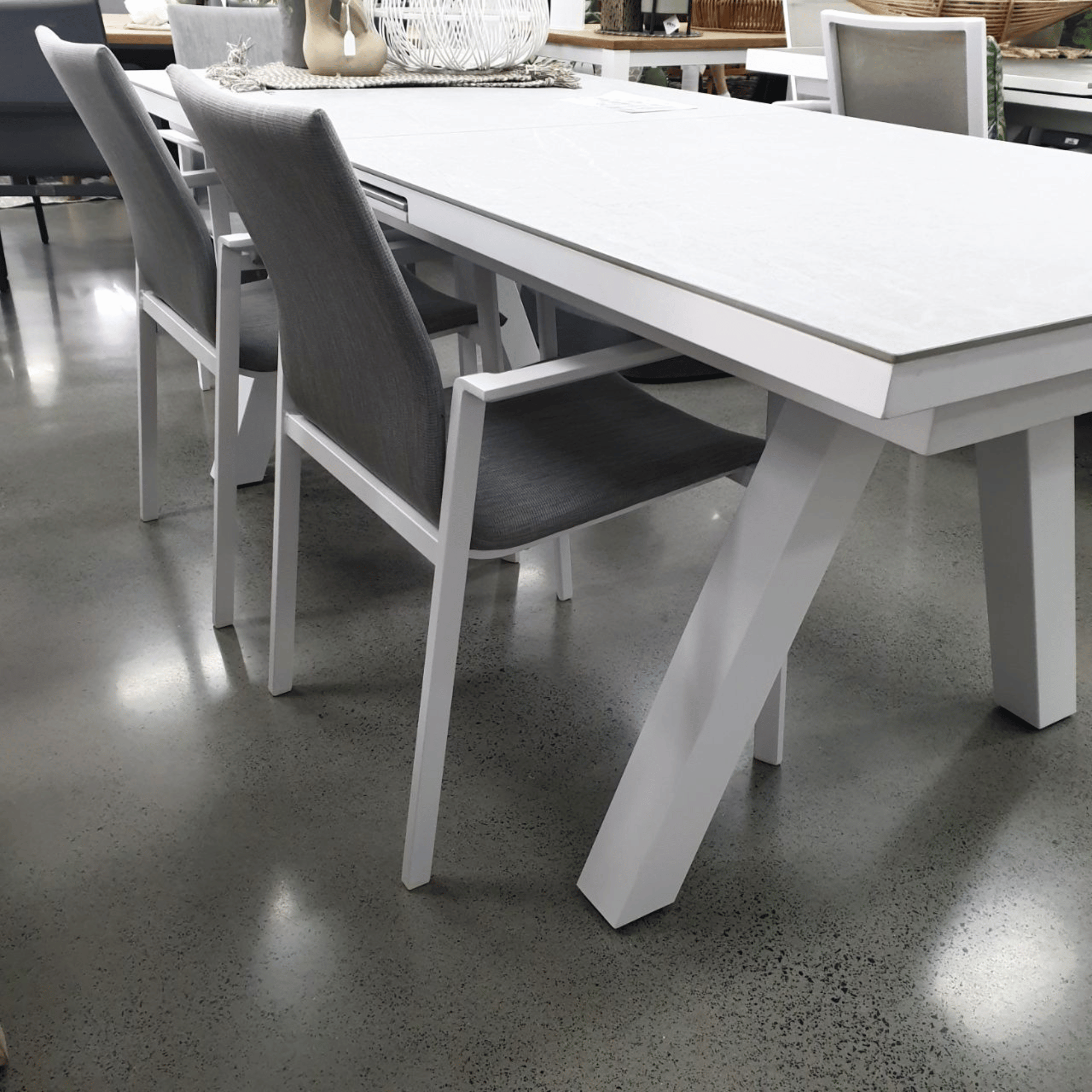 Atlanta Outdoor Extendable Dining Table - White/Cream Stone