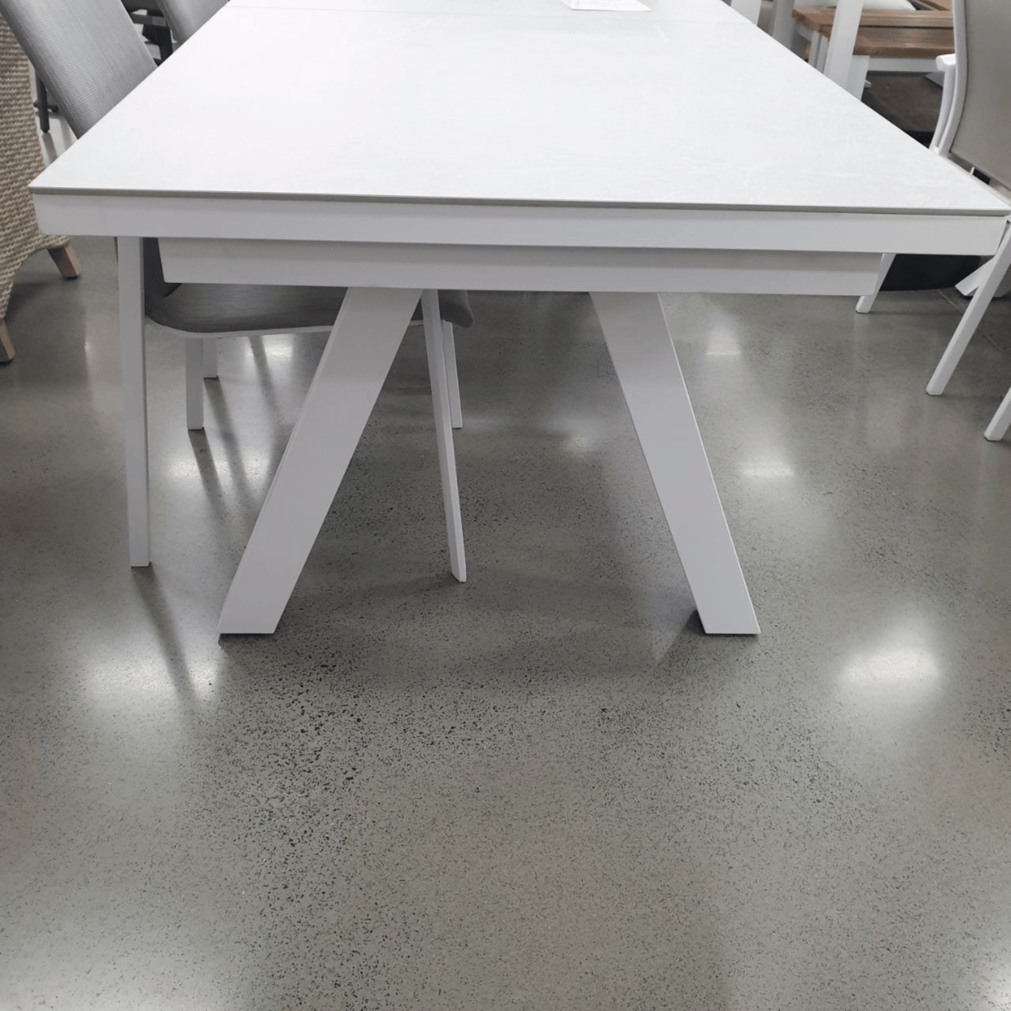 Atlanta Outdoor Extendable Dining Table - White/Cream Stone