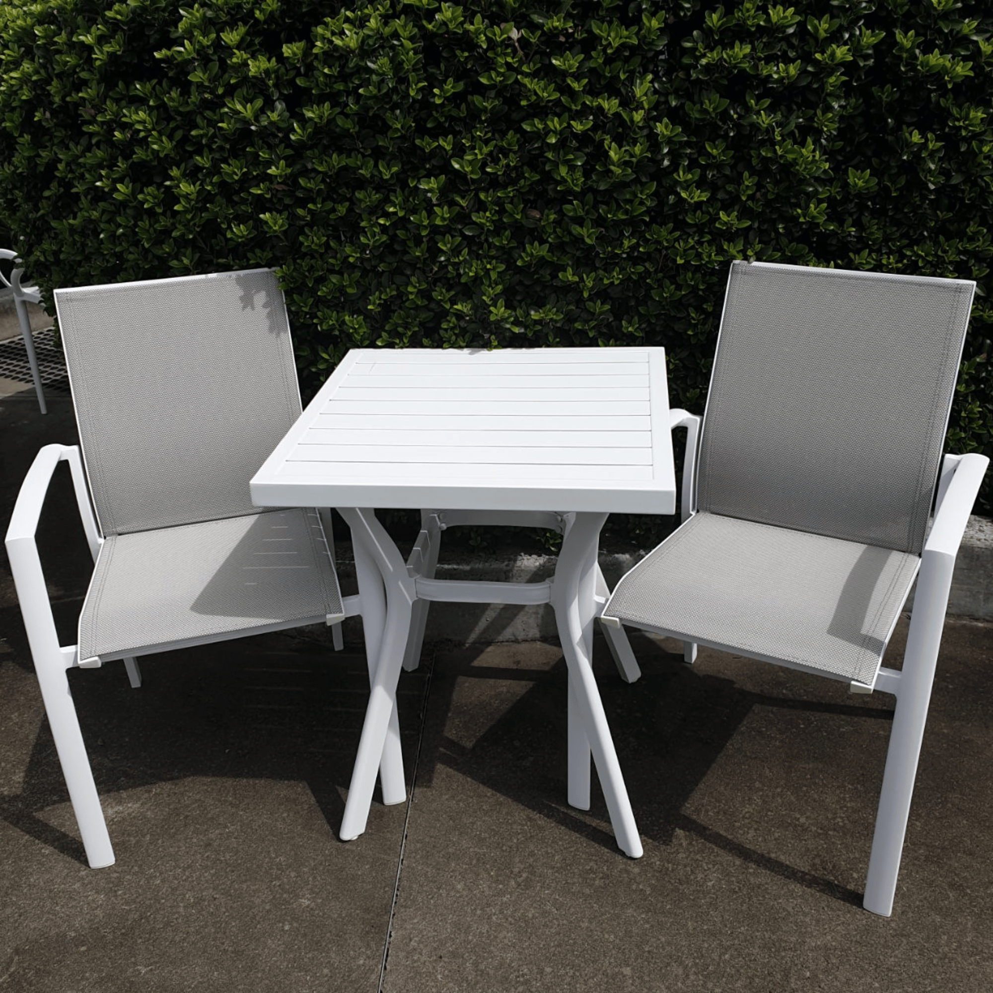 Daffodil Table with Florida Chairs, 3 piece Outdoor Dining Setting
