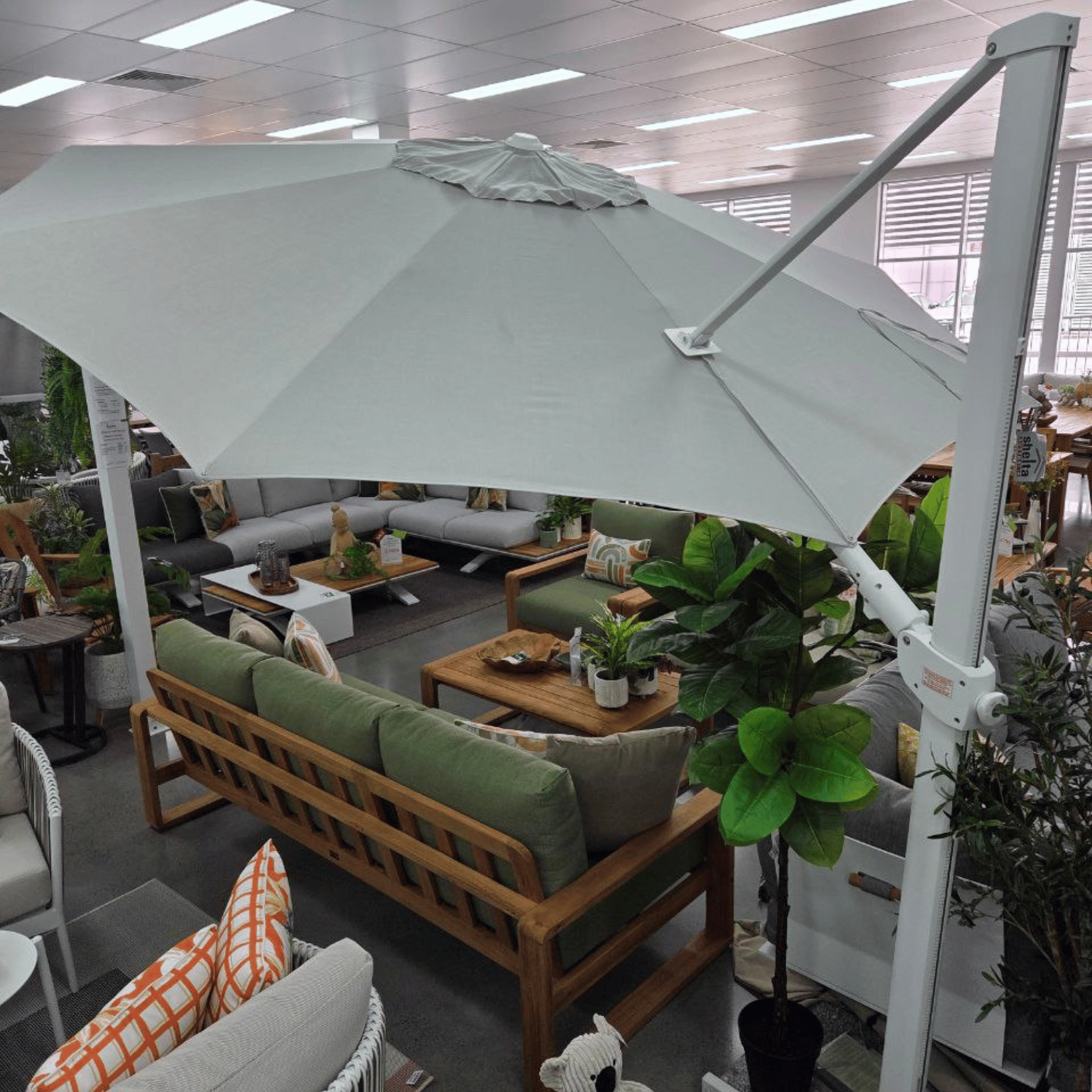 Regis 350cm Octagonal Cantilever Umbrella - Multiple Colours