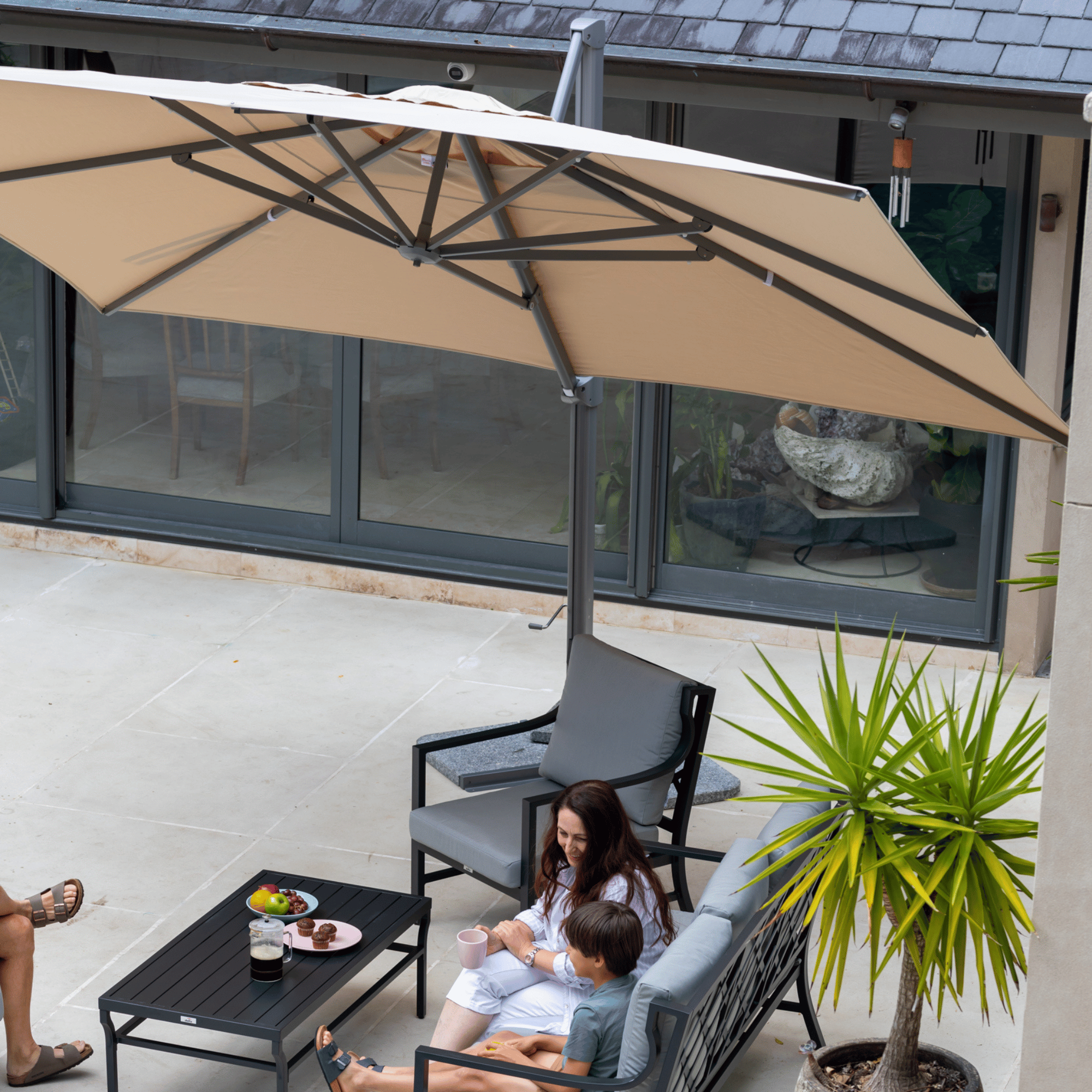 Asta 400x300cm Rectangle Cantilever Umbrella - Wind-rated to 60kms