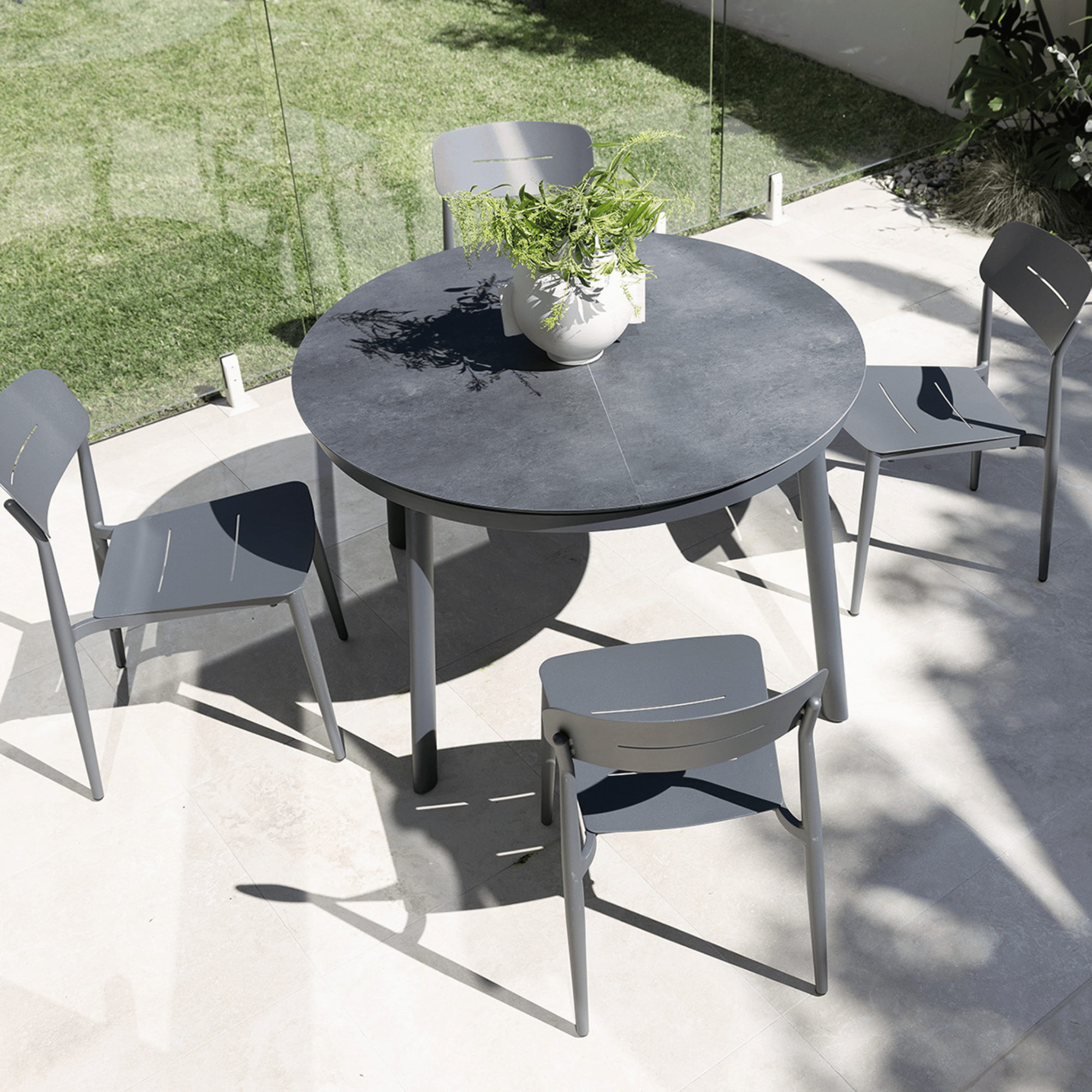 Cozy Extendable Table with Leon Chairs - 5 piece Outdoor Dining Setting