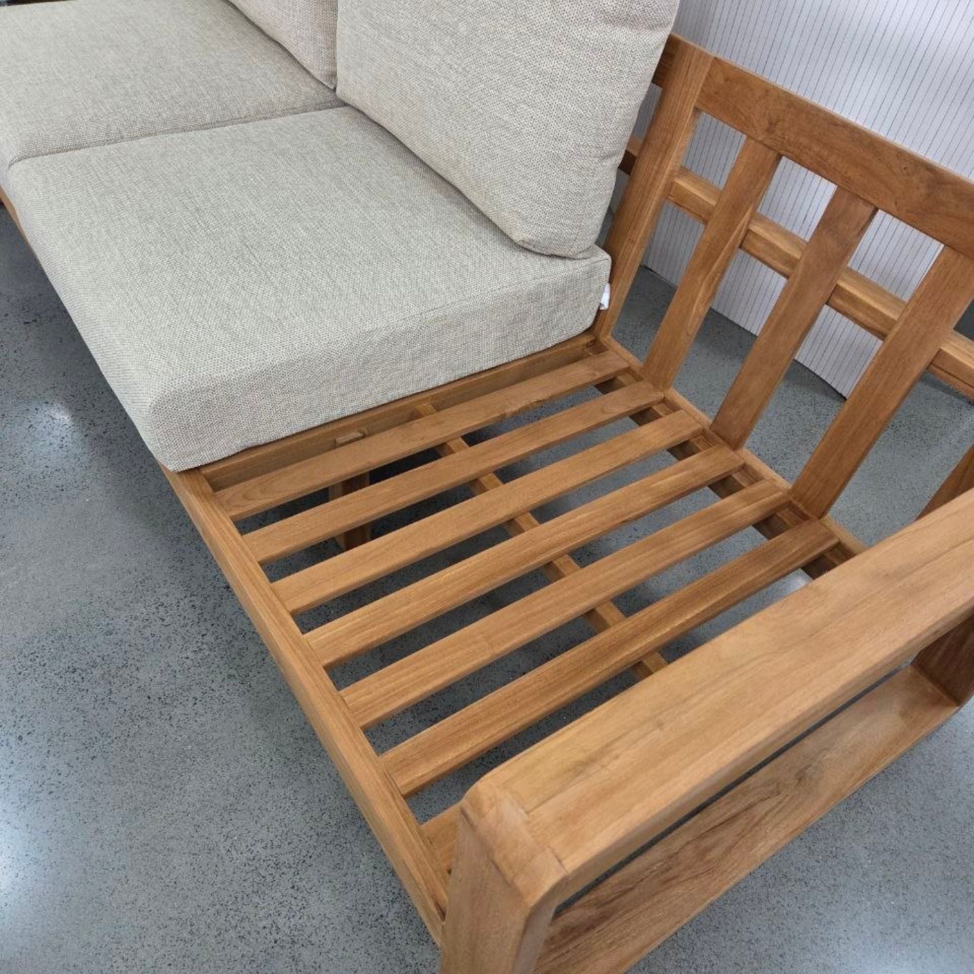 Underframe of the teak frame of the Honolulu 3-Seater Lounge Chair - Volga 140