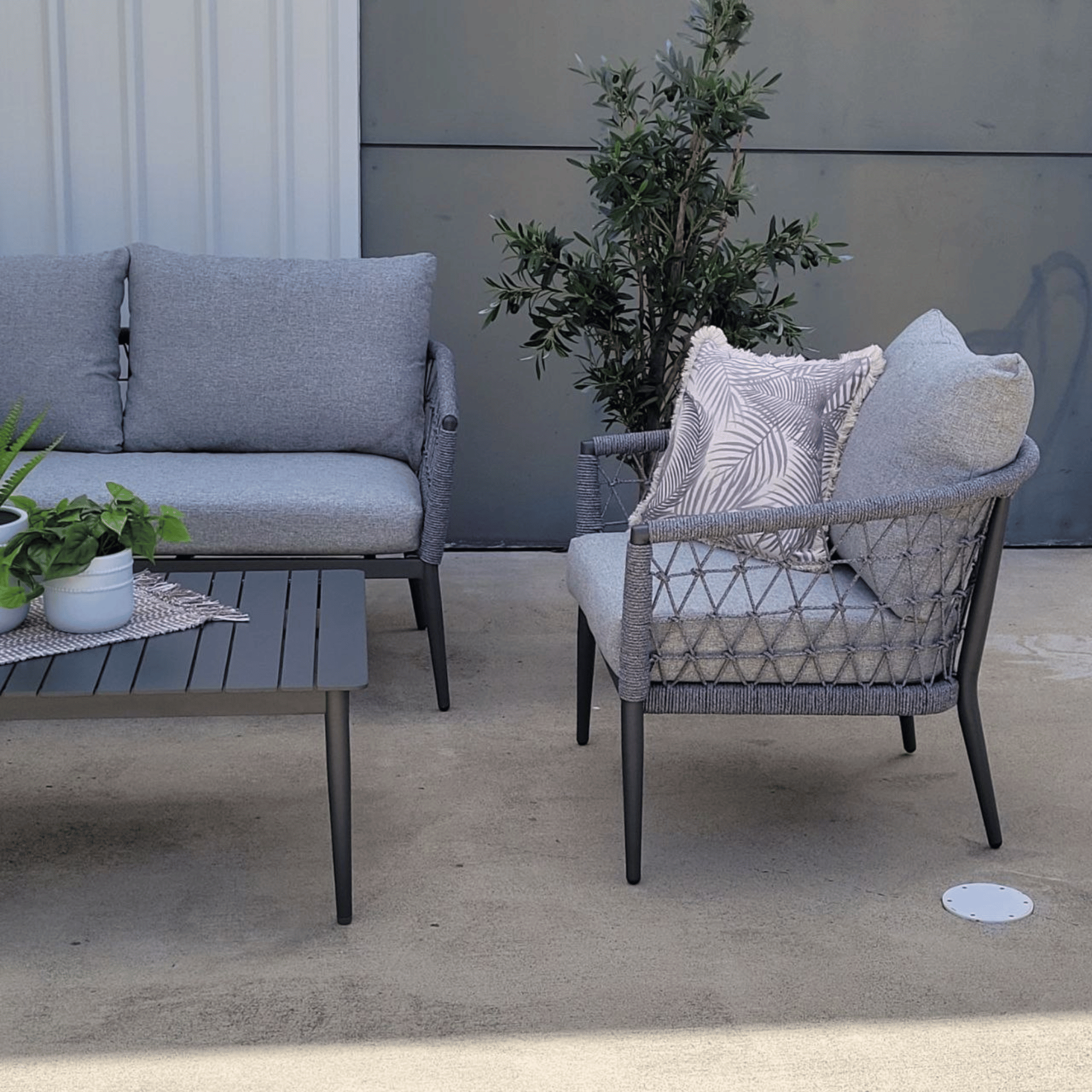 Kinsley 4-Piece Outdoor Lounge Setting with Two-Seater Sofa
