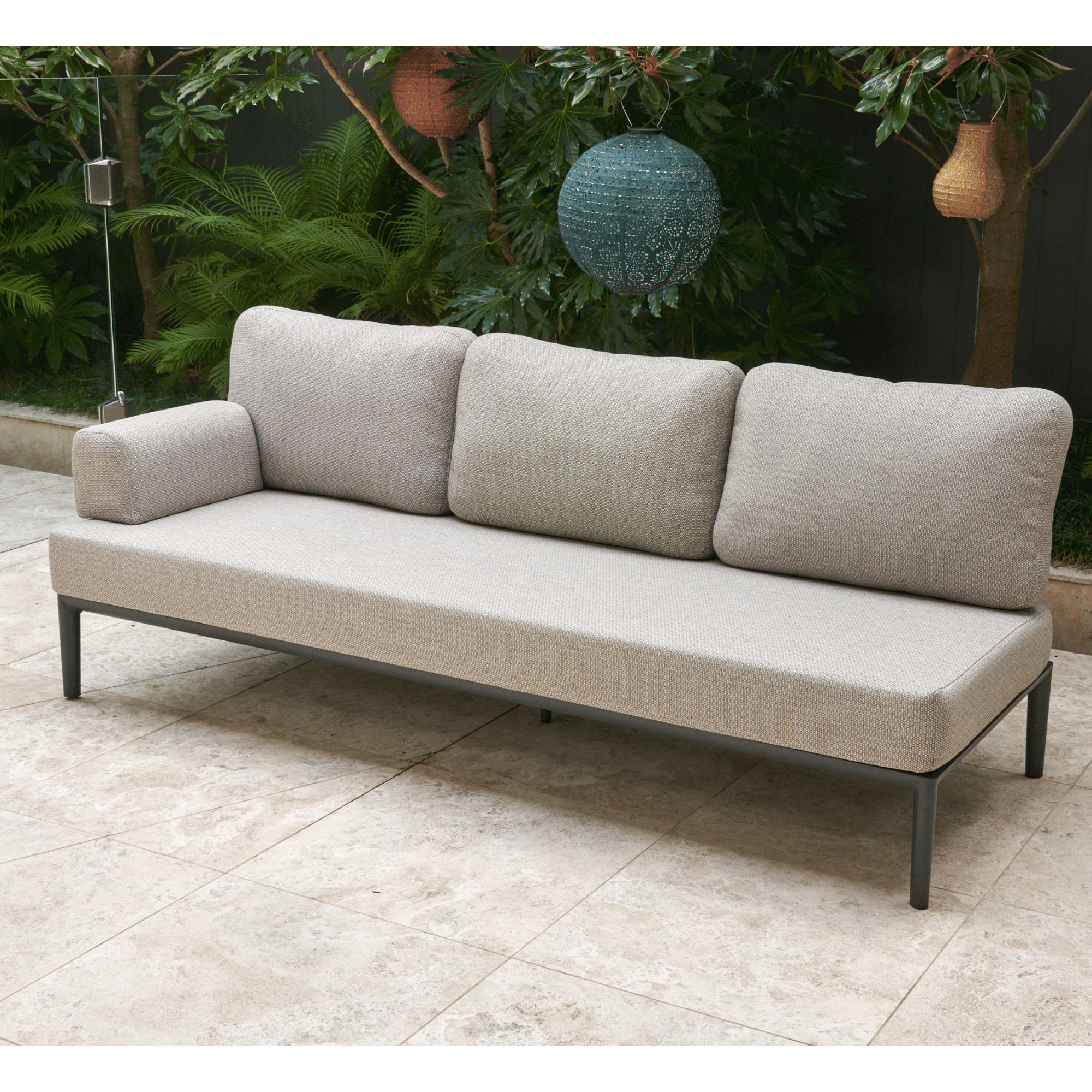 Milan three-seater outdoor lounge (1 armrest)