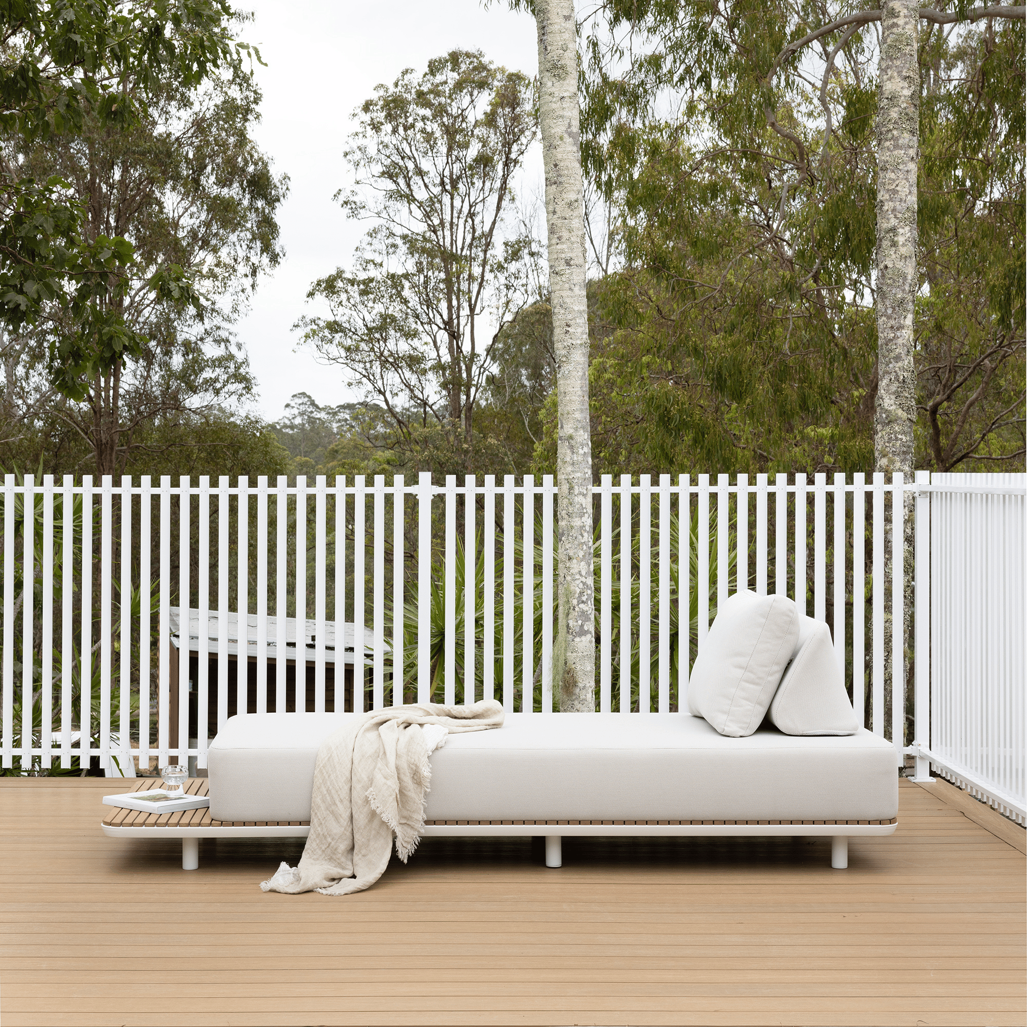 New Wave Outdoor Lounge Single Sofa & Coffee Table White Coconut