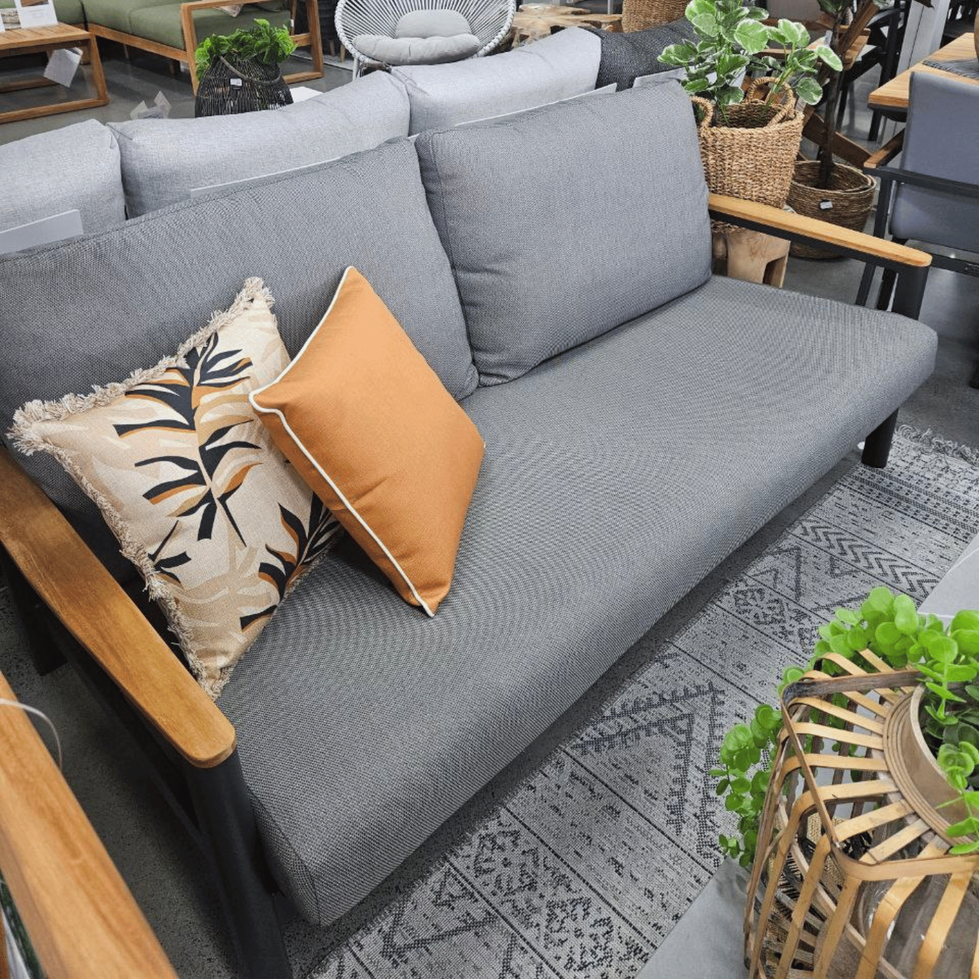 Reyne Charcoal 4-piece Outdoor Lounge Setting