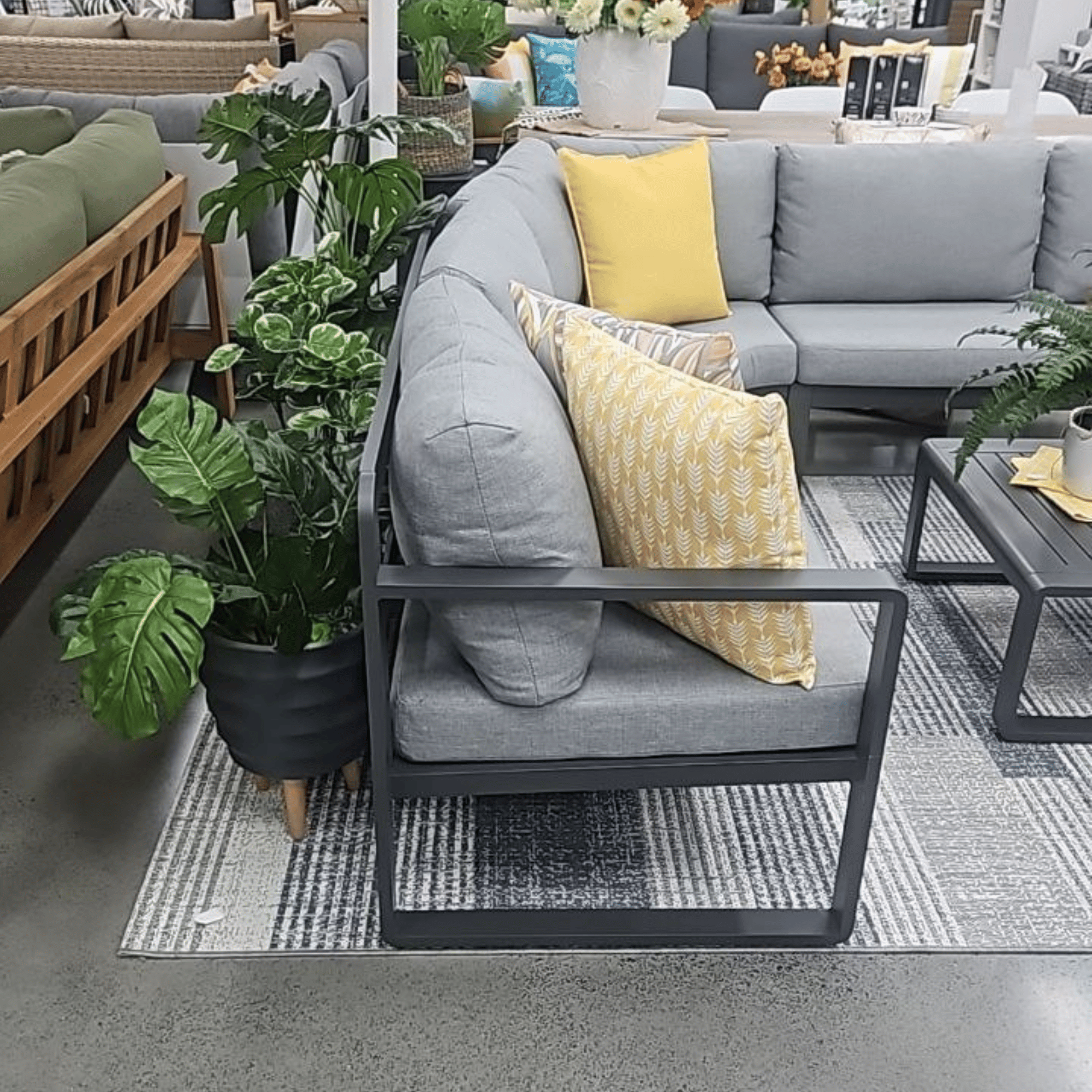 Santiago Outdoor Corner Lounge - Charcoal