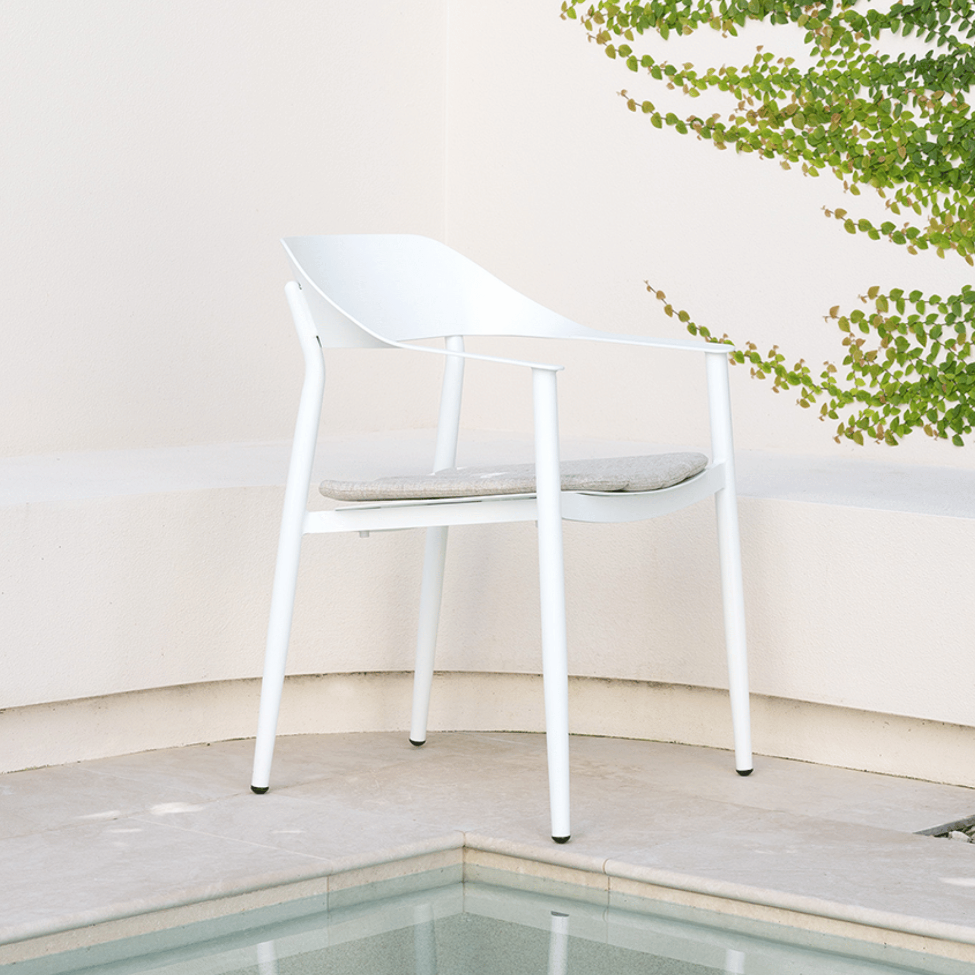 Tala Outdoor Dining Chair White with cushion