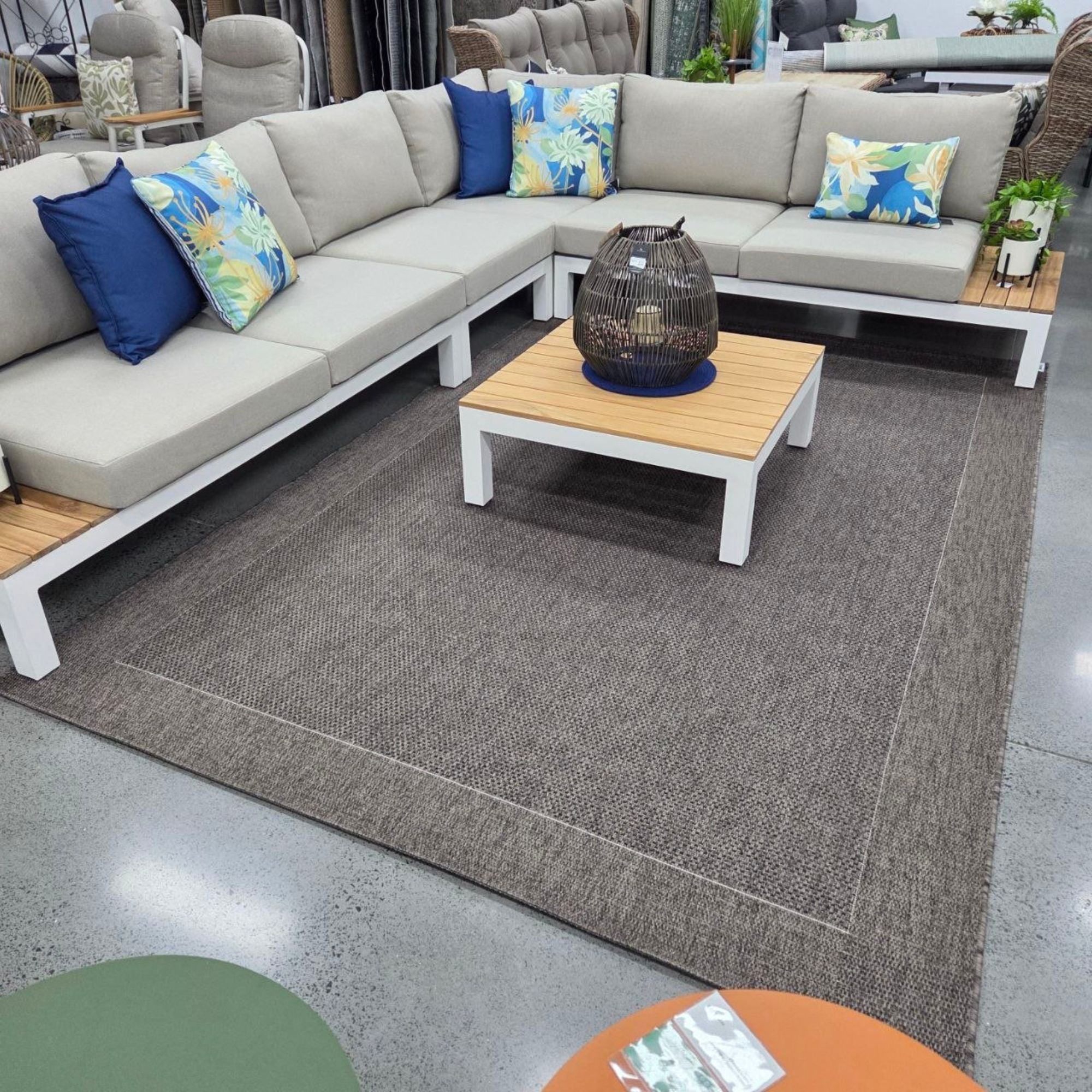 Vita Corner Lounge Setting with 81cm Coffee Table