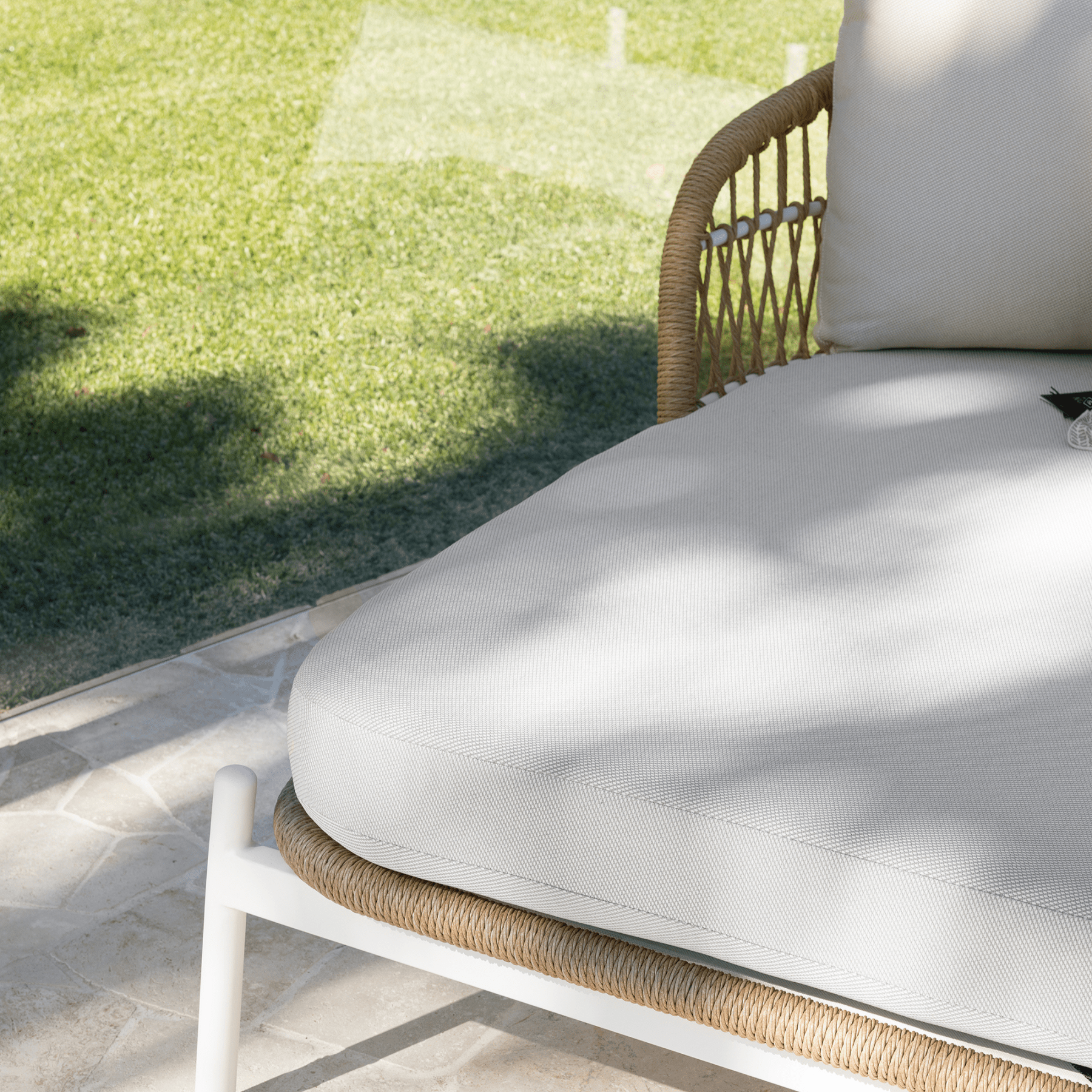 Amalfi outdoor daybed - white coconut - Lume Outdoor Living