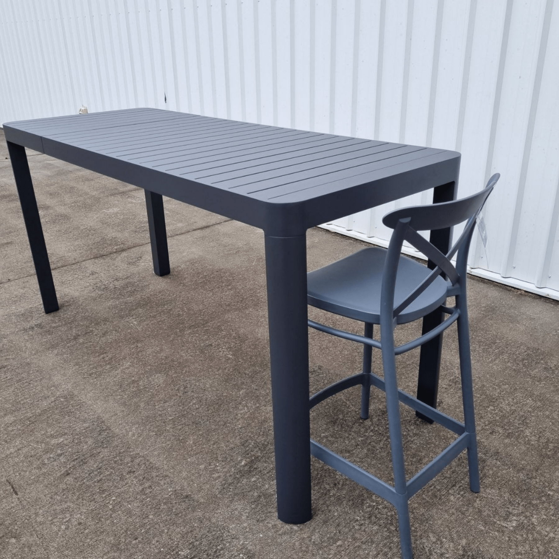 Azura Outdoor Extendable Bar Table - gunmetal
