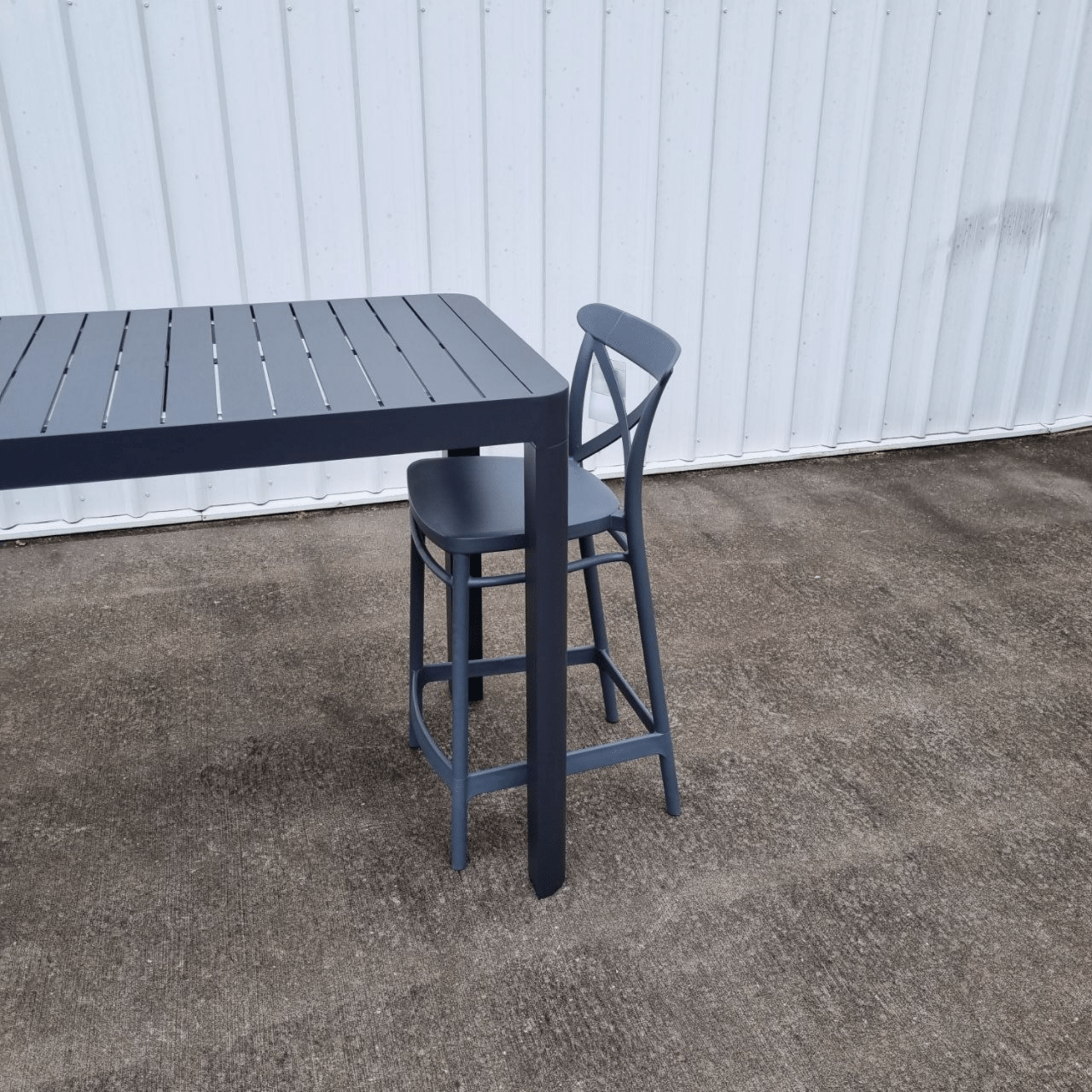 Azura Outdoor Extendable Bar Table - gunmetal