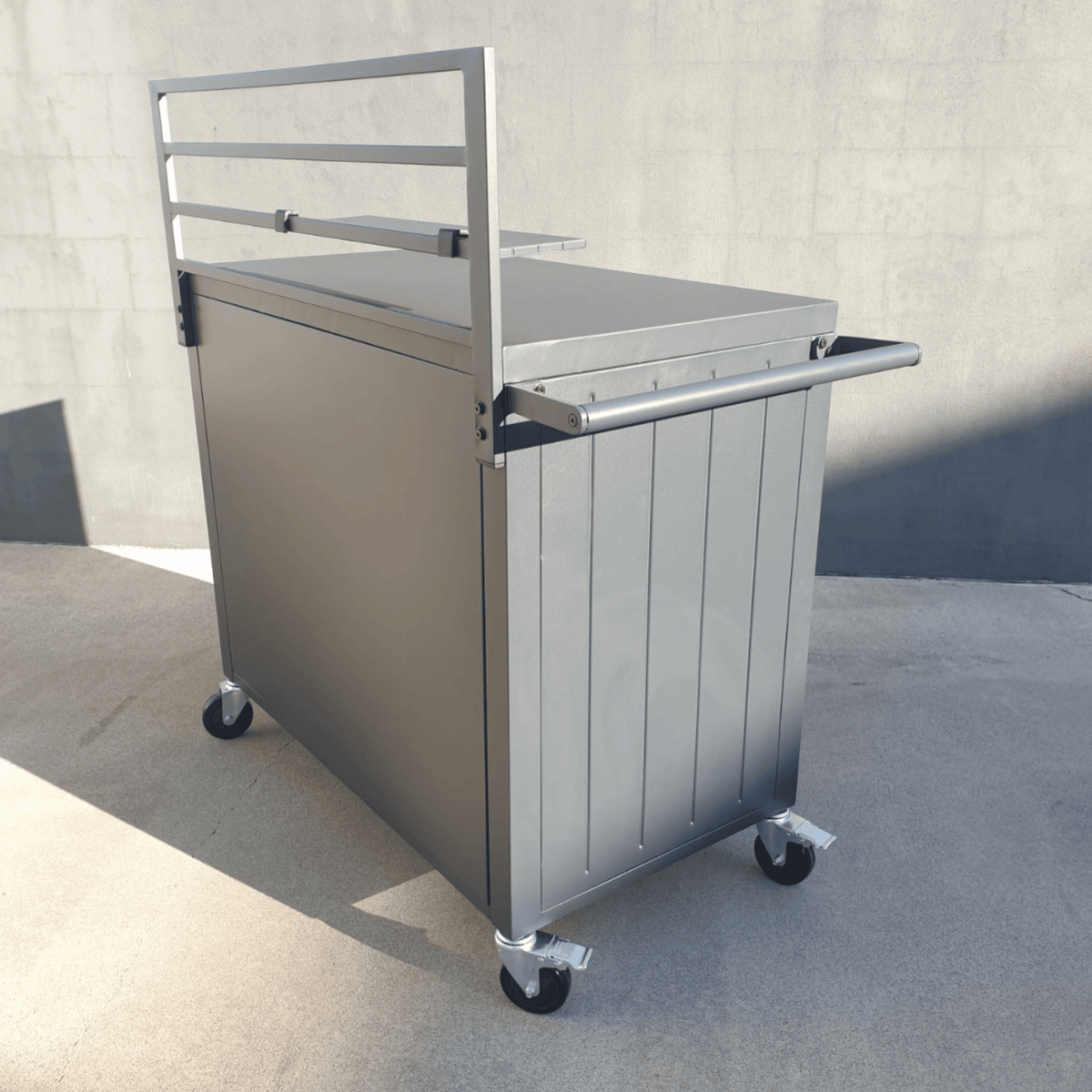 Carrello Compact Aluminum Outdoor Storage Workstation on Wheels - Lume Outdoor Living