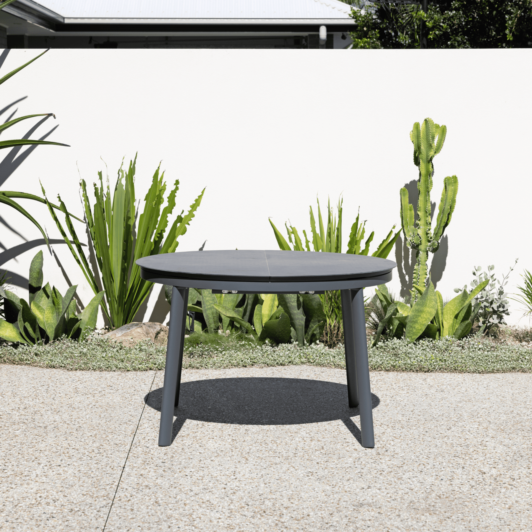 Cozy Extendable Outdoor Dining Table - 120cm round to 170cm oval charcoal - Lume Outdoor Living