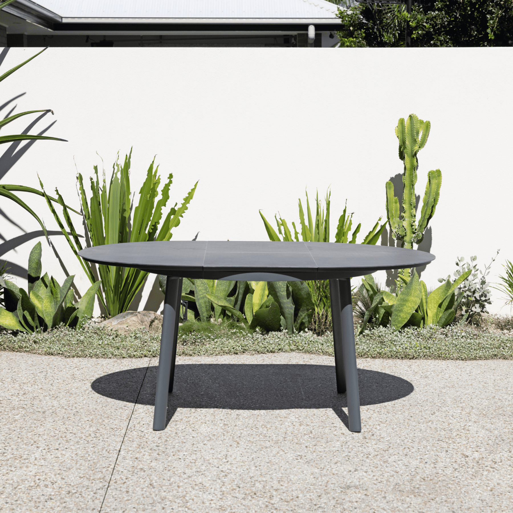 Cozy Extendable Outdoor Dining Table - 120cm round to 170cm oval charcoal - Lume Outdoor Living