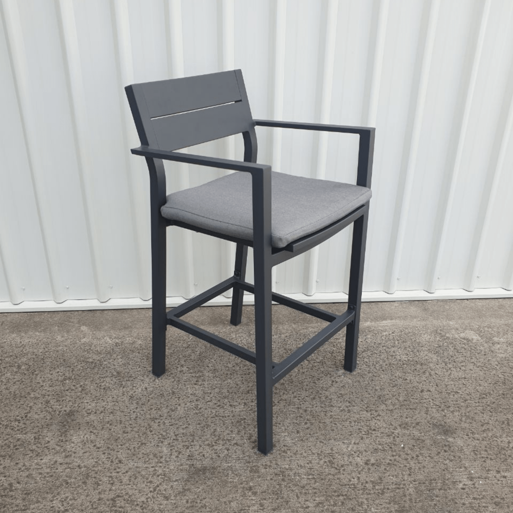 Glide Aluminium Bar Chair with cushion - gunmetal - Lume Outdoor Living