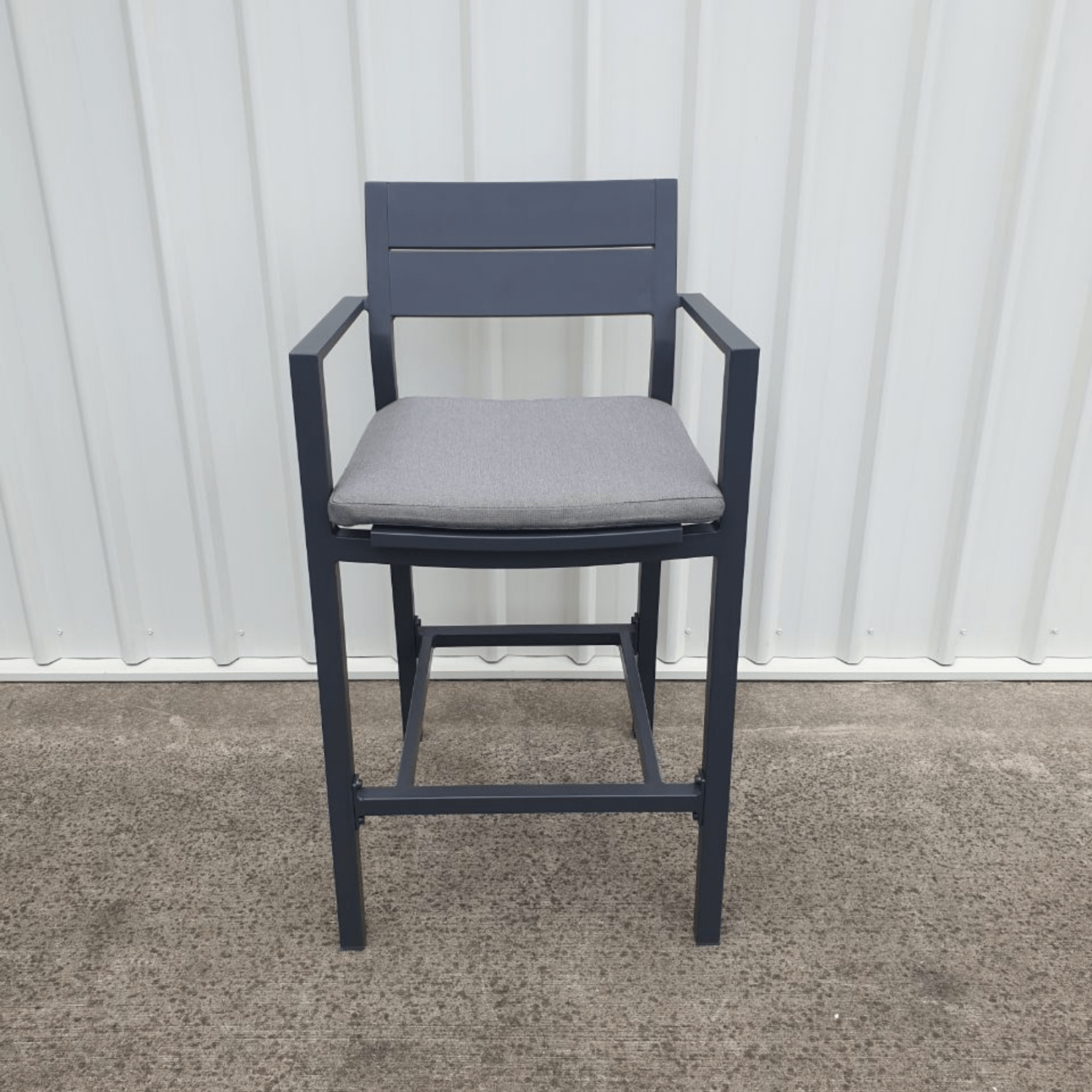 Glide Aluminium Bar Chair with cushion - gunmetal - Lume Outdoor Living