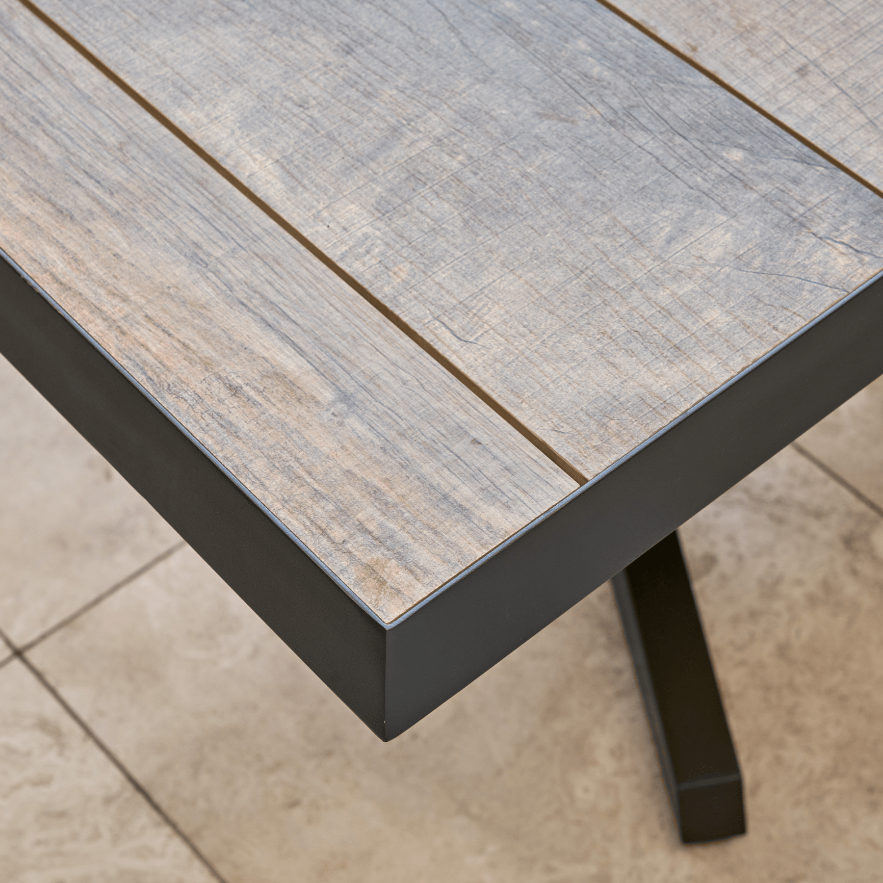 Memphis Wye Extendable Outdoor Dining Table 165 - 205cm charcoal/wood - look - Lume Outdoor Living