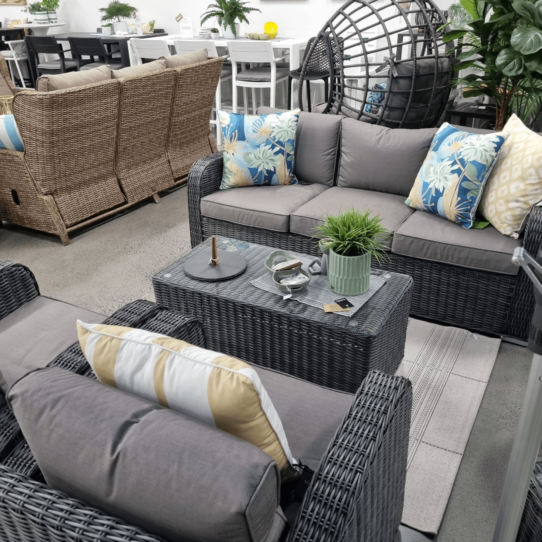 Miami wicker lounge 3+1+1 - 4 piece grey wicker outdoor lounge set - Lume Outdoor Living