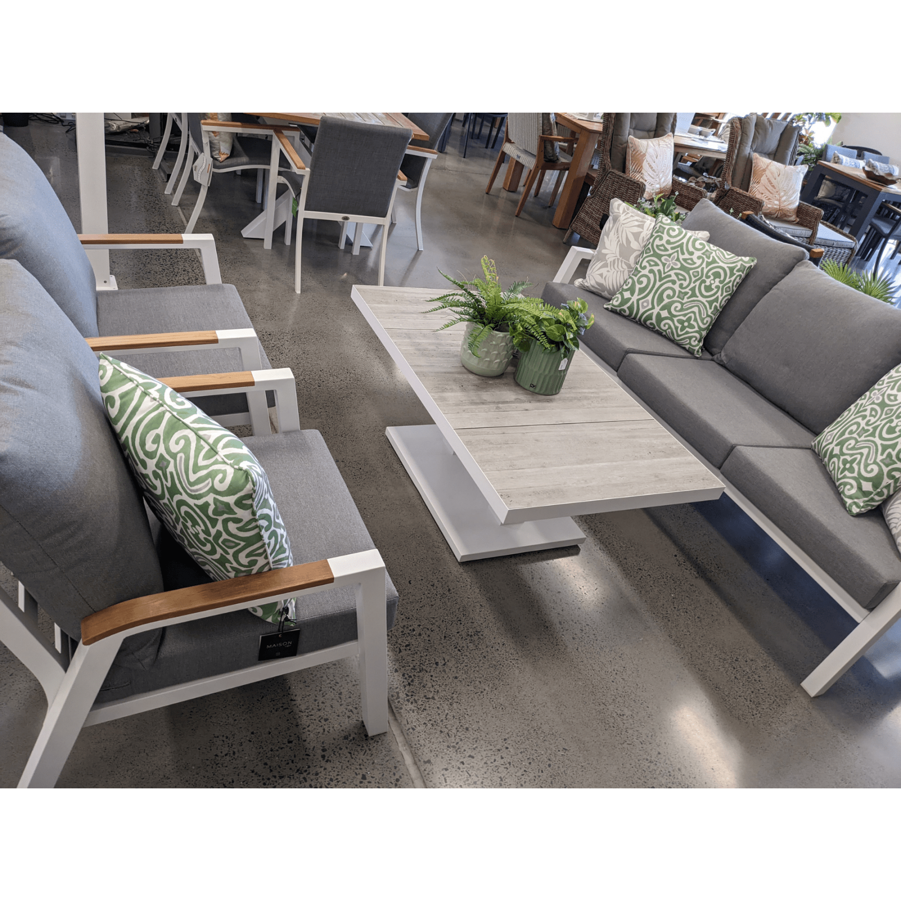 Springfield aluminium 3+1+1 lounge with Memphis up/down Table - 4 piece white outdoor lounge setting - Lume Outdoor Living