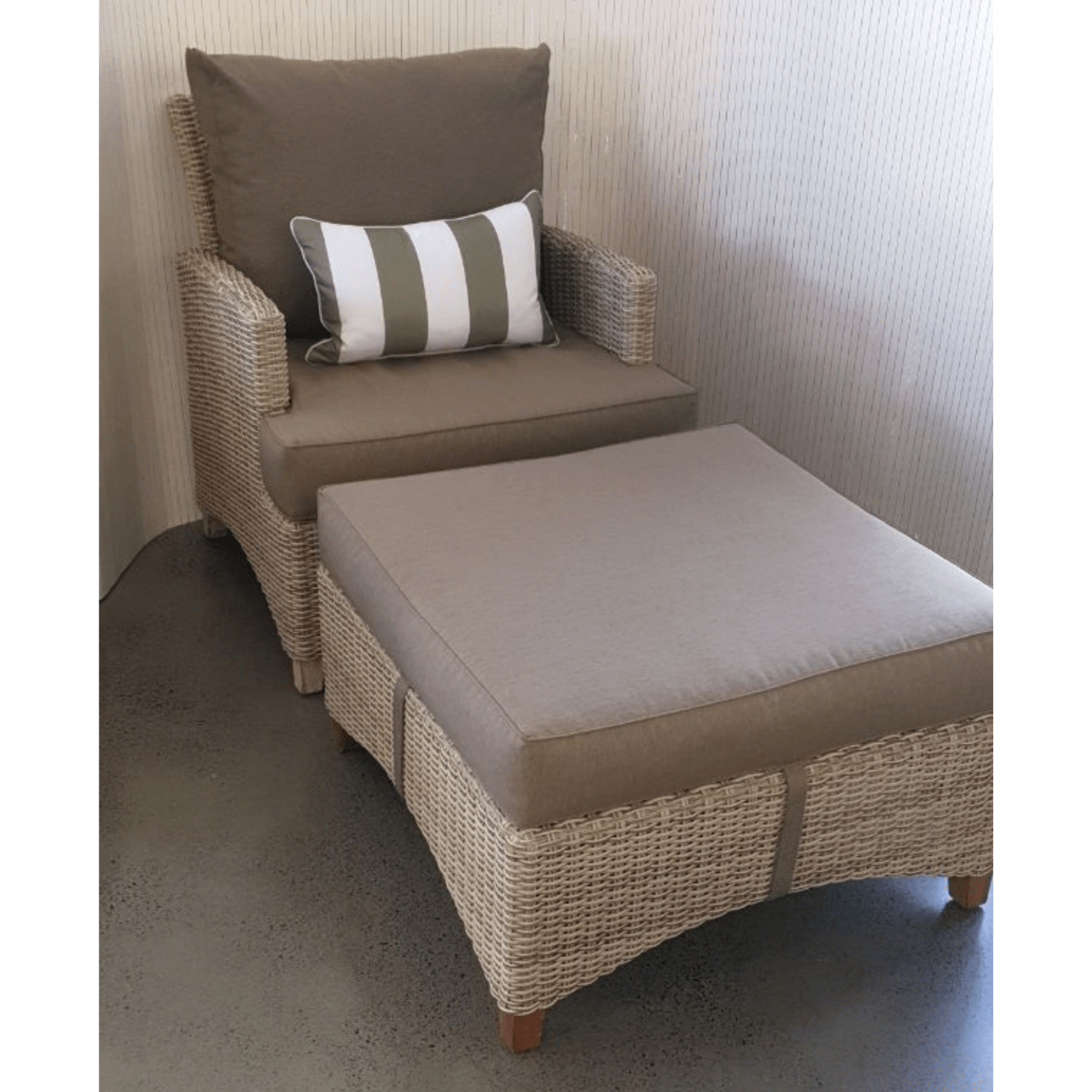 Venice single lounge with footstool - 2 piece outdoor chair and ottoman - Lume Outdoor Living