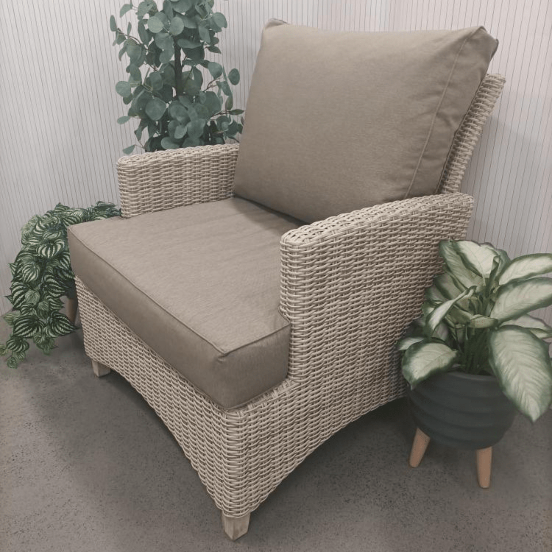 Venice single lounge with footstool - 2 piece outdoor chair and ottoman - Lume Outdoor Living