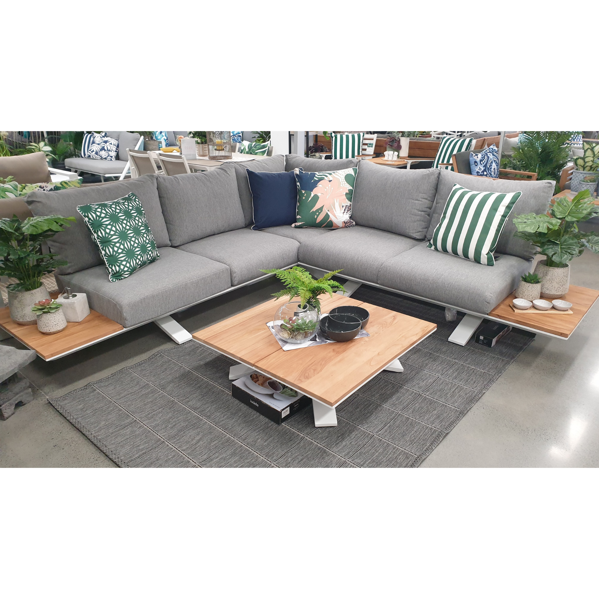 Stockholm 5-person outdoor corner lounge set - white/southend