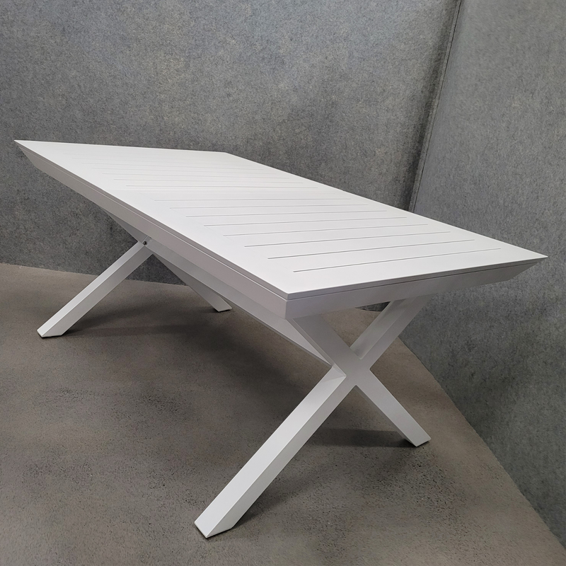 Tango extension table - white outdoor extendable dining table