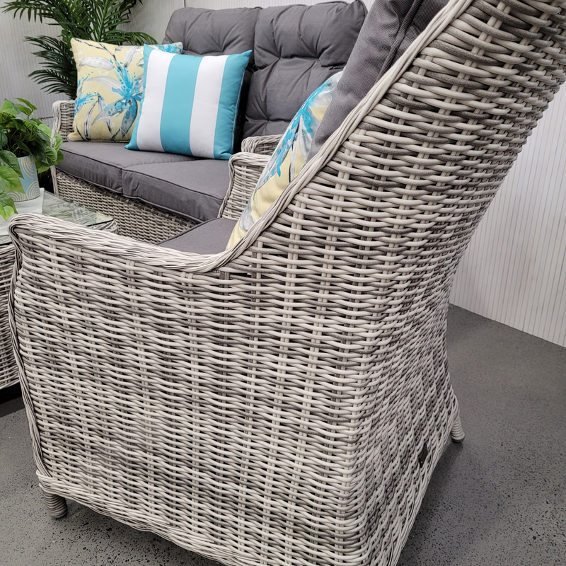 outdoor wicker lounge to seat 4 people