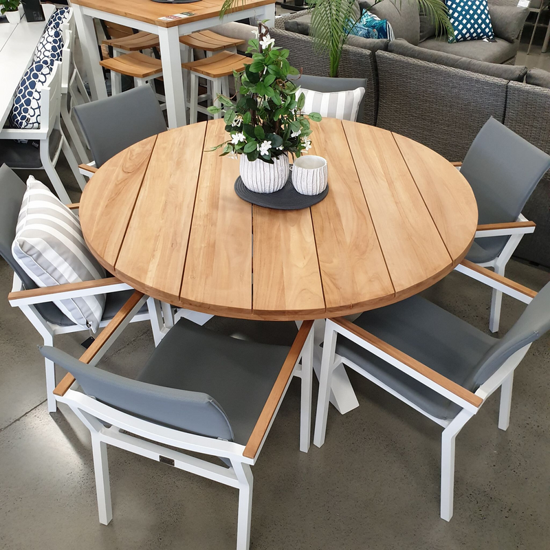 Beauville table with Cortez chairs - 7pce outdoor dining setting